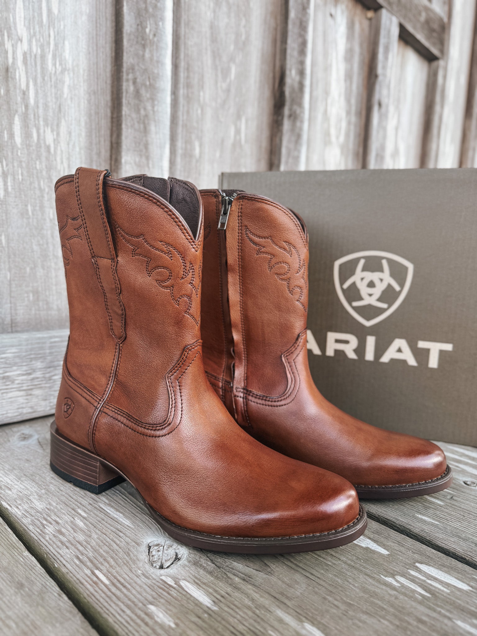 Men's Ariat Sonoro Roper Toe Western Boots 11 / EE Men's Ariat Sonoro Roper Toe Western Boots 11 / EE