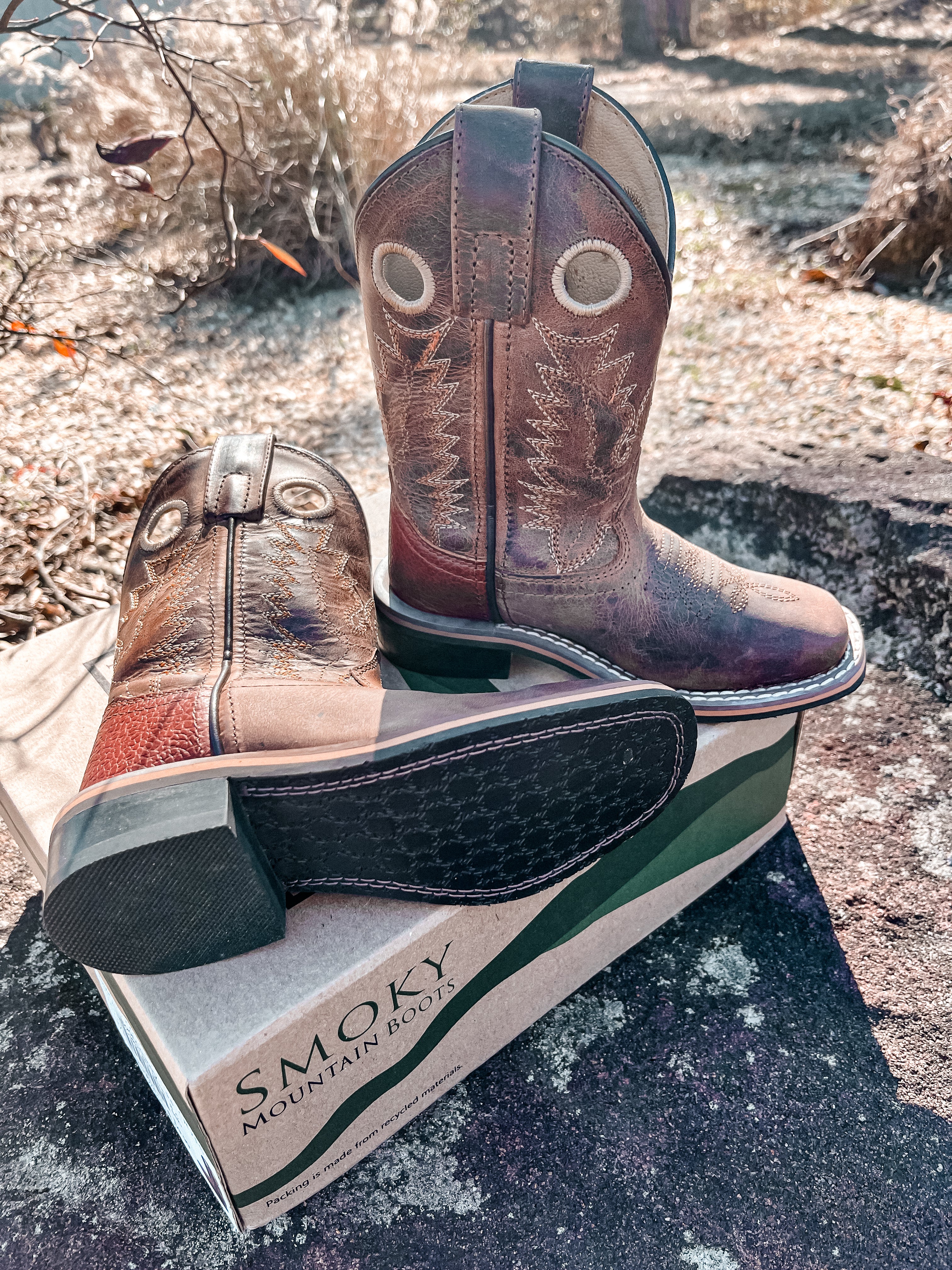 Smoky Mountain Boots ボーイズ カラー: ブラウン Smoky Mountain Boys' Branson Western Boots - Broad Square Toe | Boot Barn
