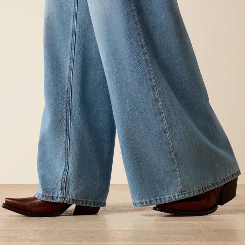Women's Ariat Ultra High Rise Calamity Comfort Wide Leg Jeans