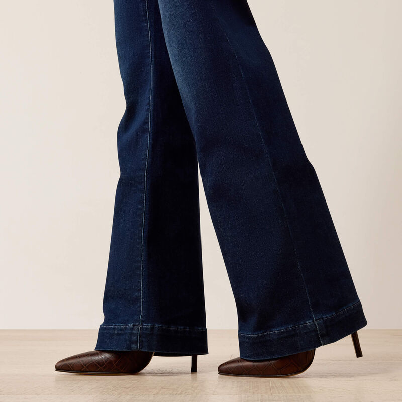Ariat | Women's Perfect Rise Revel Vilma Ultrastretch Trouser Jeans
