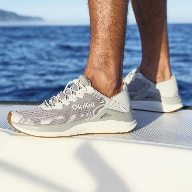 Men's OluKai Ahi in Ash/Sterling