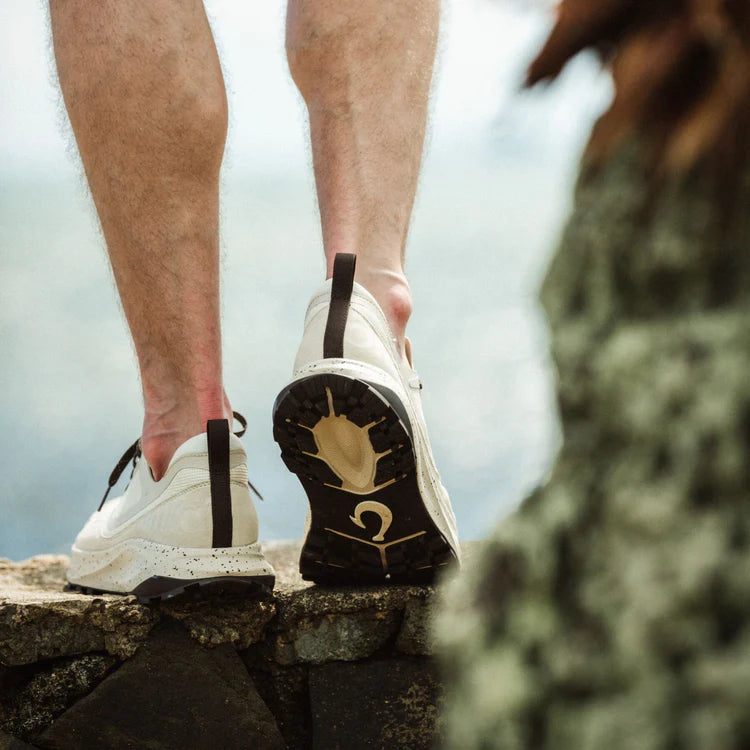 Men's OluKai Makiki in White Sand/Tapa