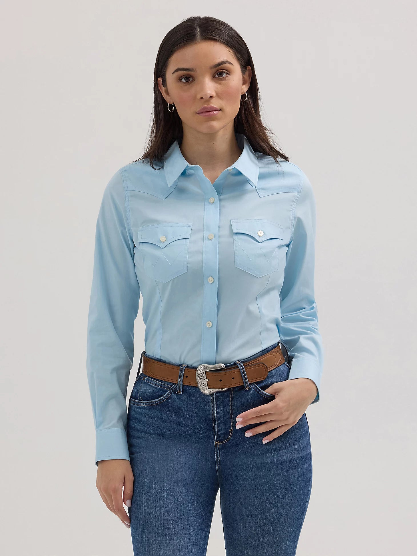 WOMEN'S WRANGLER WESTERN BUTTON DOWN SHIRT IN COOL BLUE