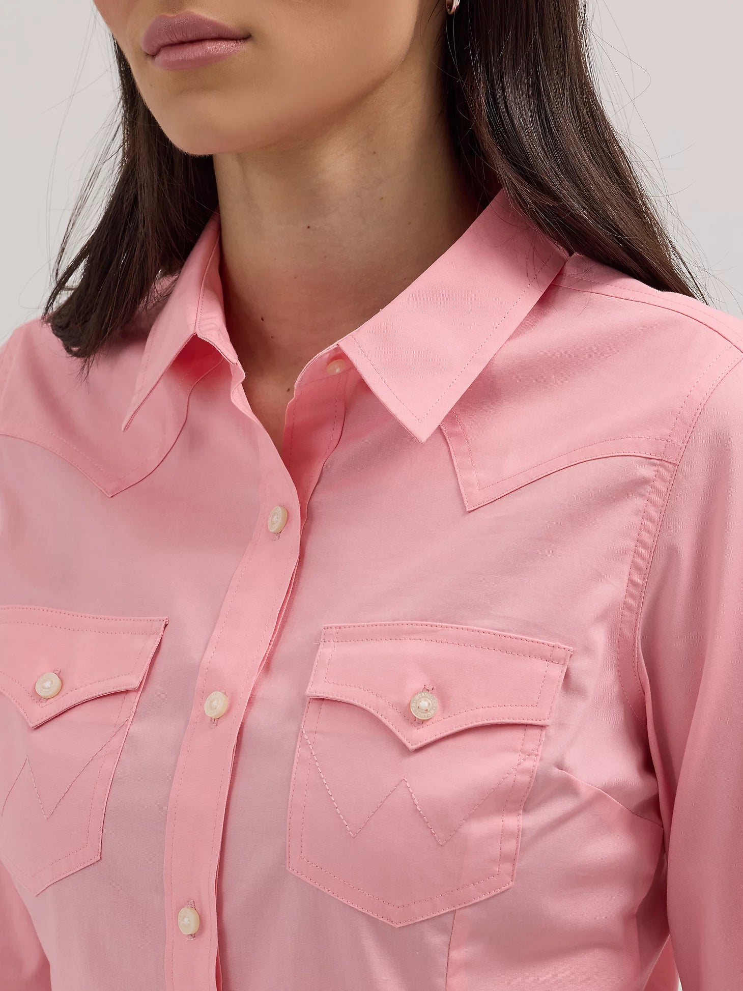 WOMEN'S WRANGLER WESTERN BUTTON DOWN SHIRT IN PEONY