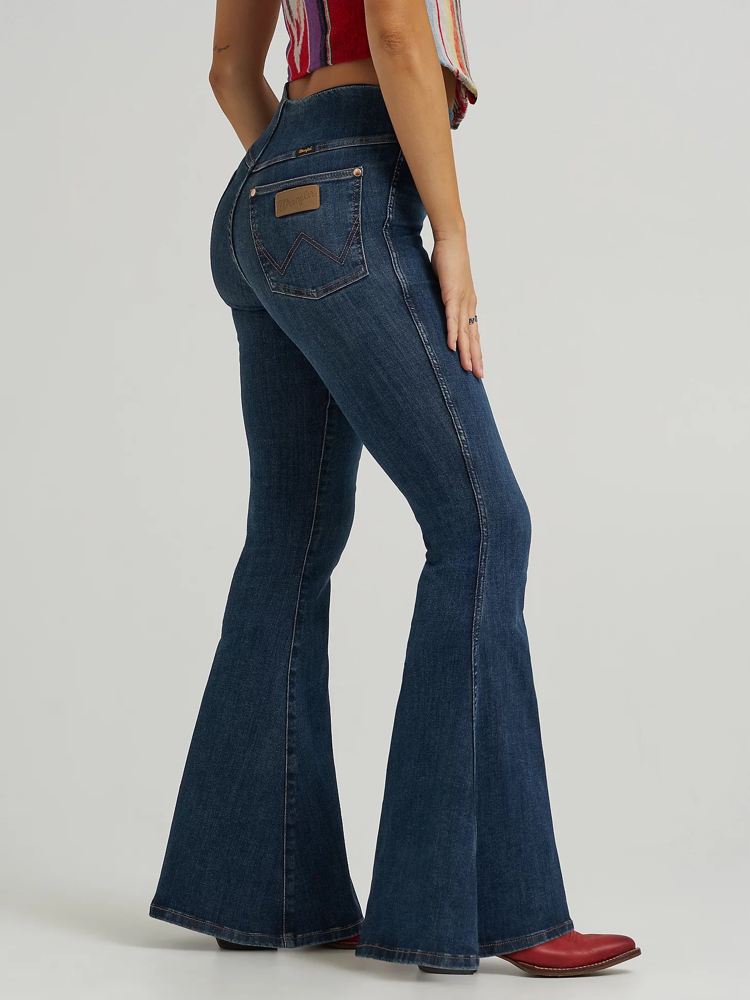 Wrangler x Lainey Wilson Pull On Bell Bottoms