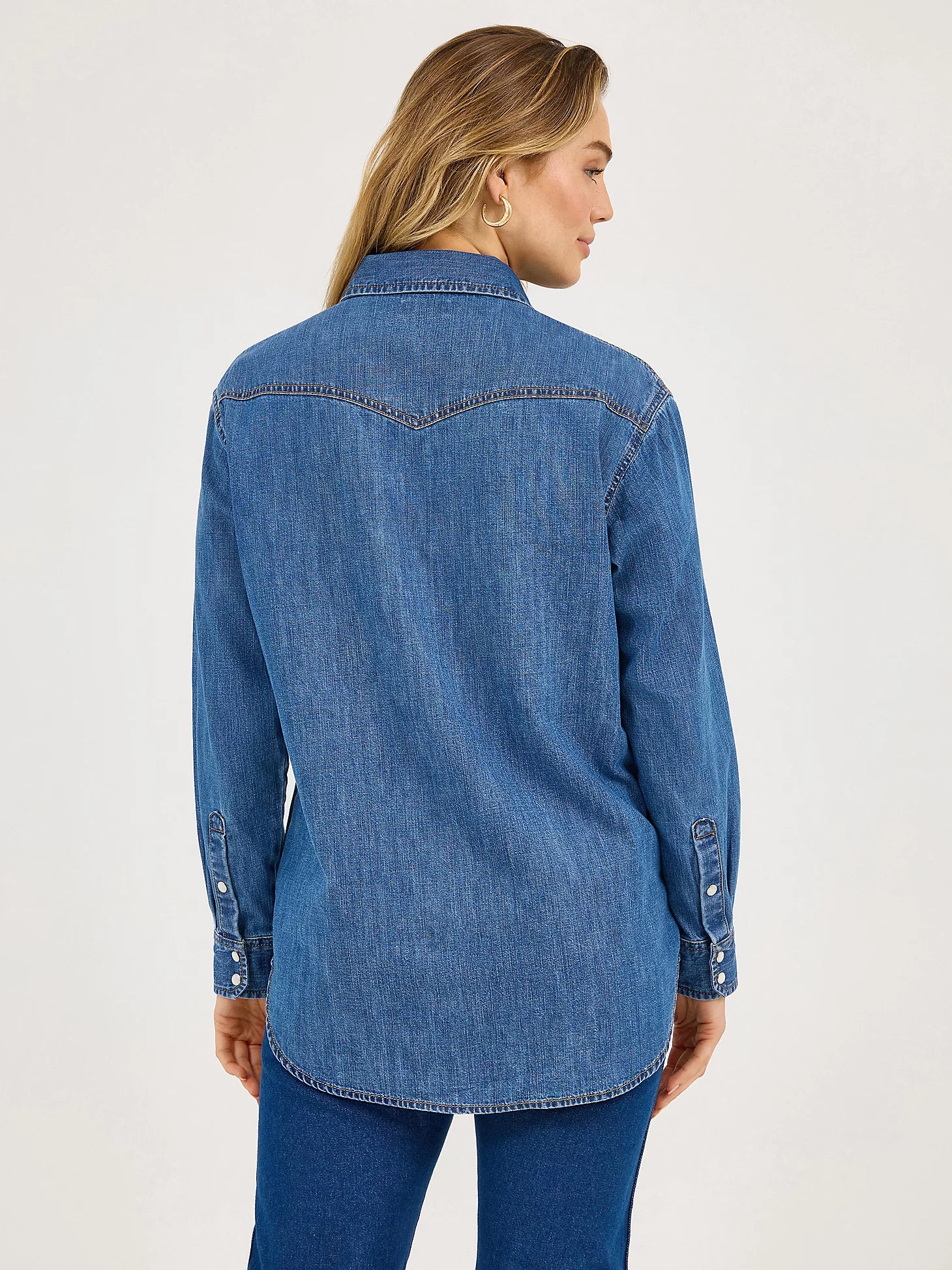 Women's Wrangler Embroidered Horses Boyfriend Western Snap Shirt