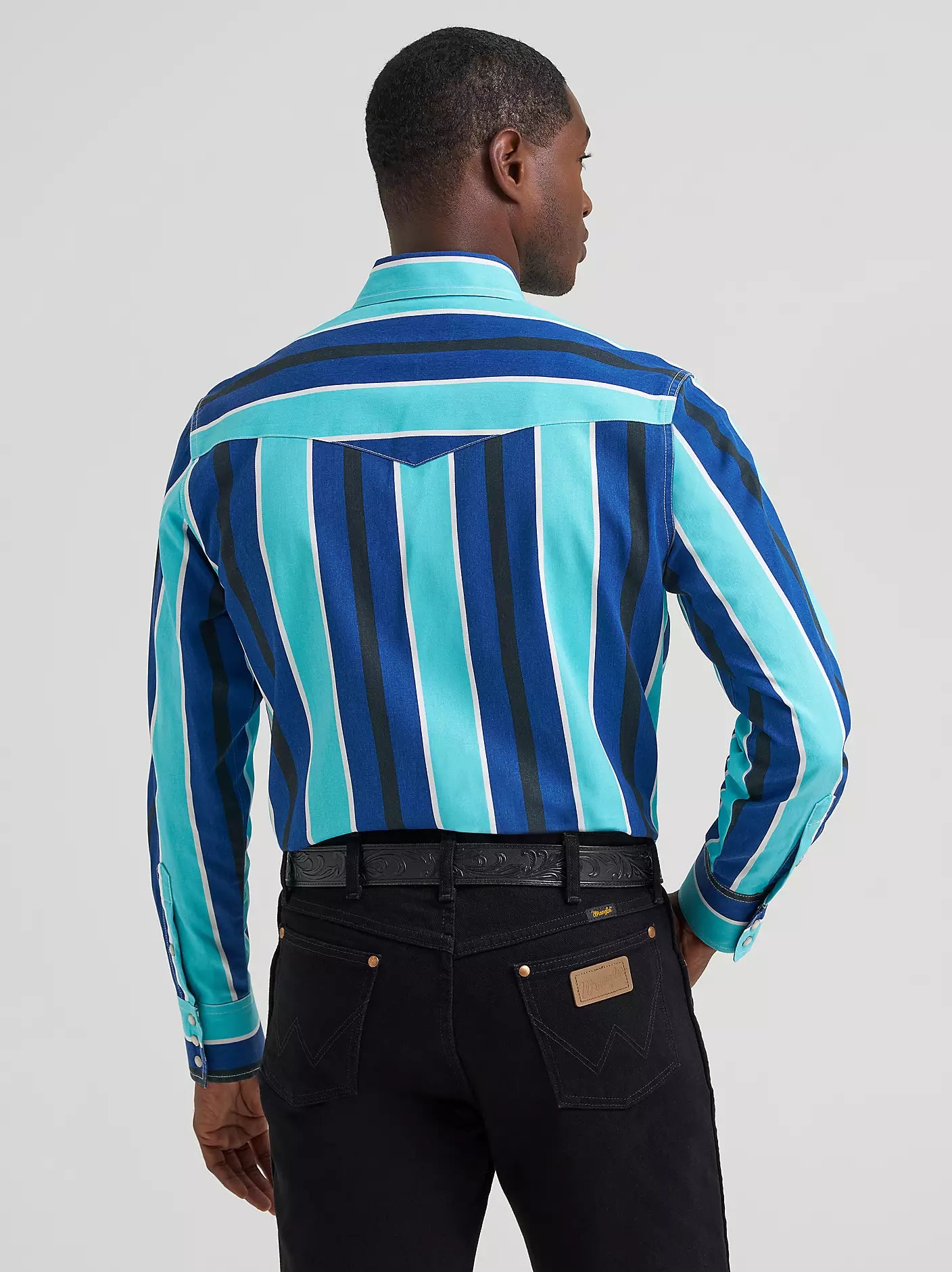 Wrangler Men's Vintage-Inspired Brushpopper Pearl Snap in Blue