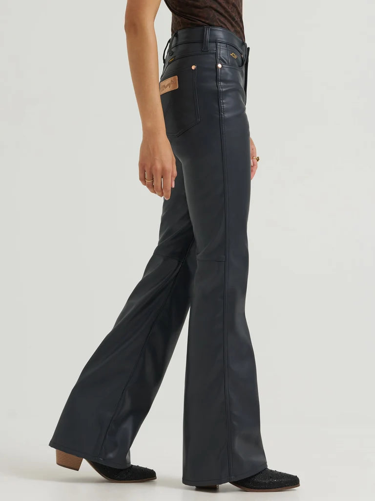 Wrangler | X Lainey Wilson Flare Jeans in Black