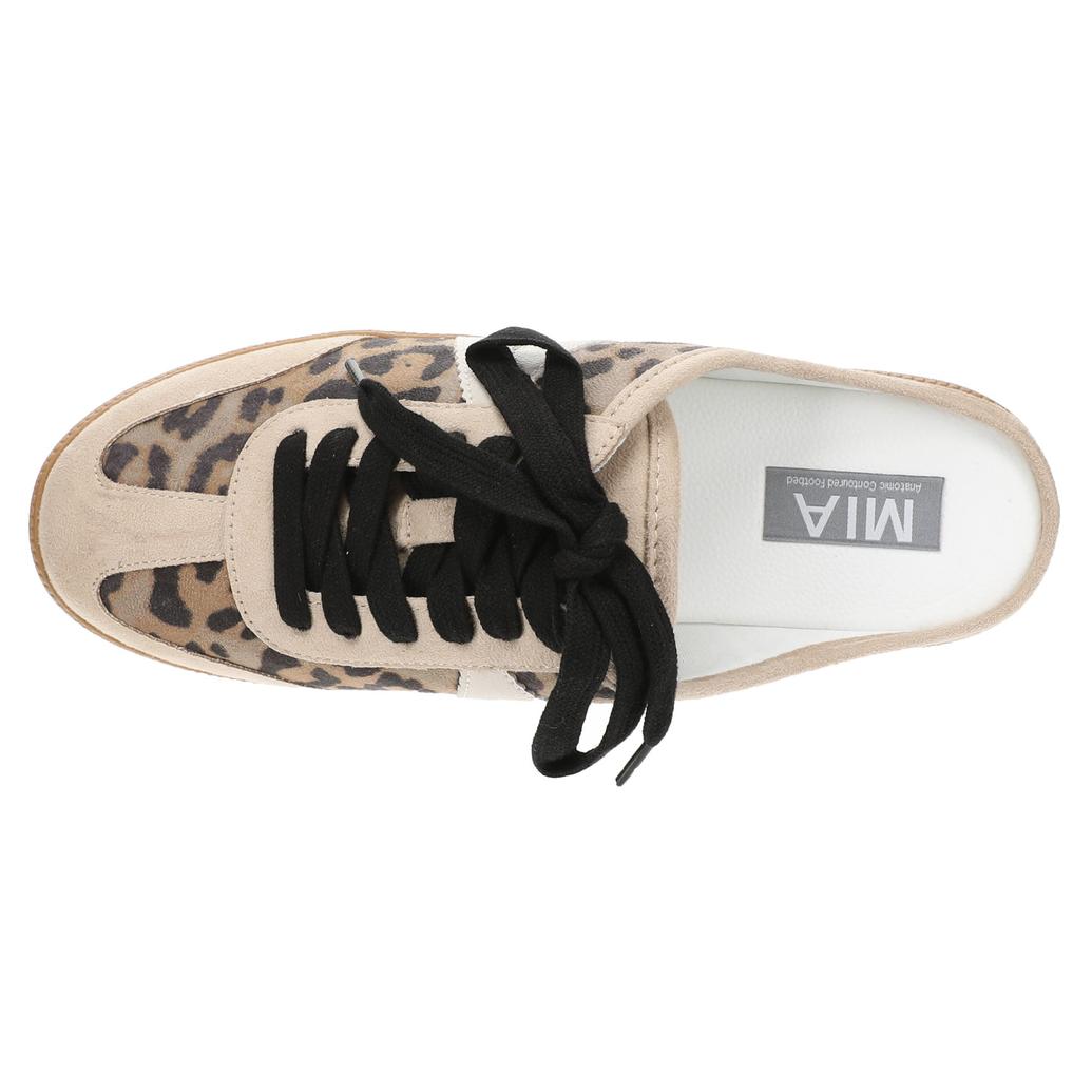 Casual Chic Leapord Sneaker