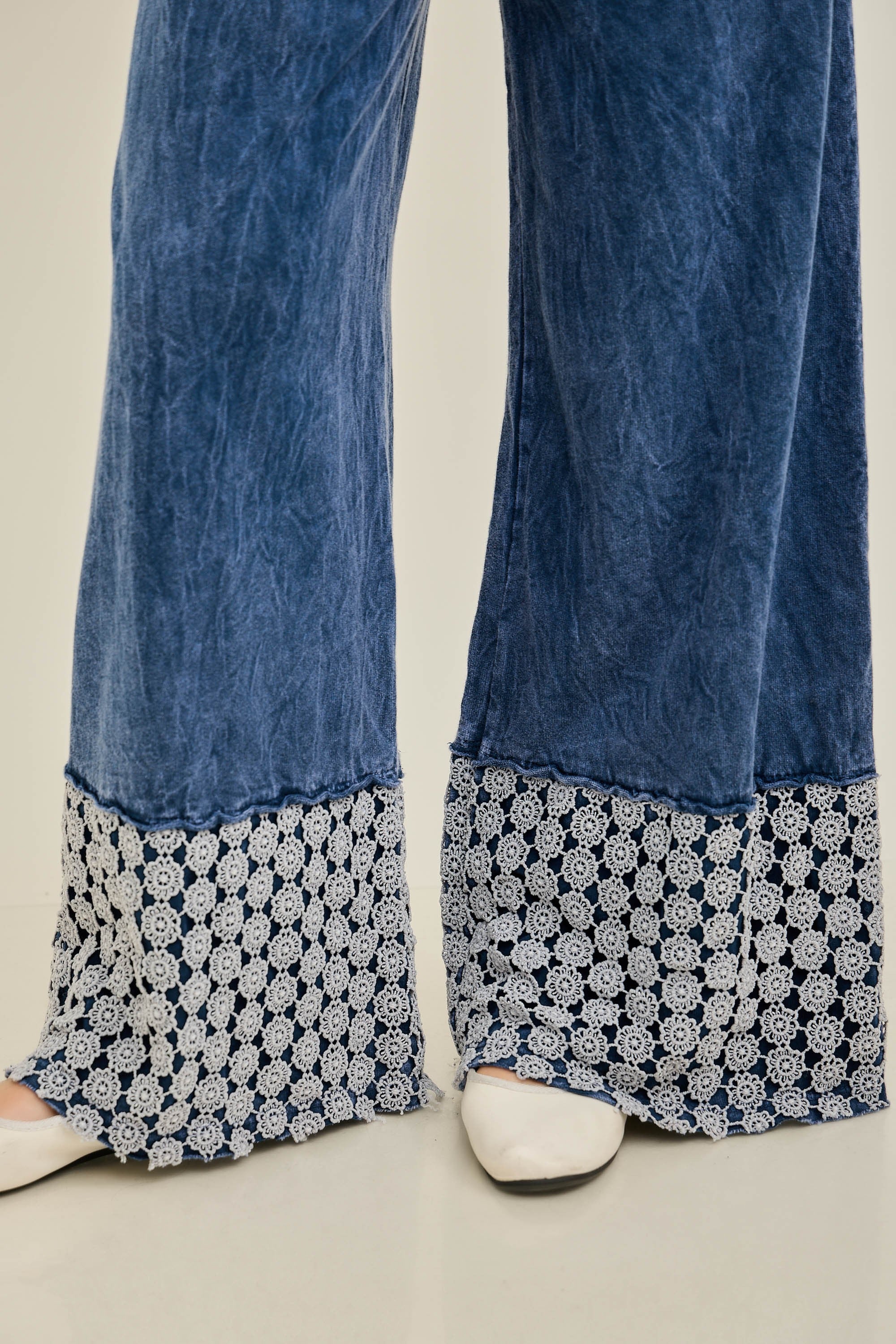 Out of Office Daisy Trim Pants