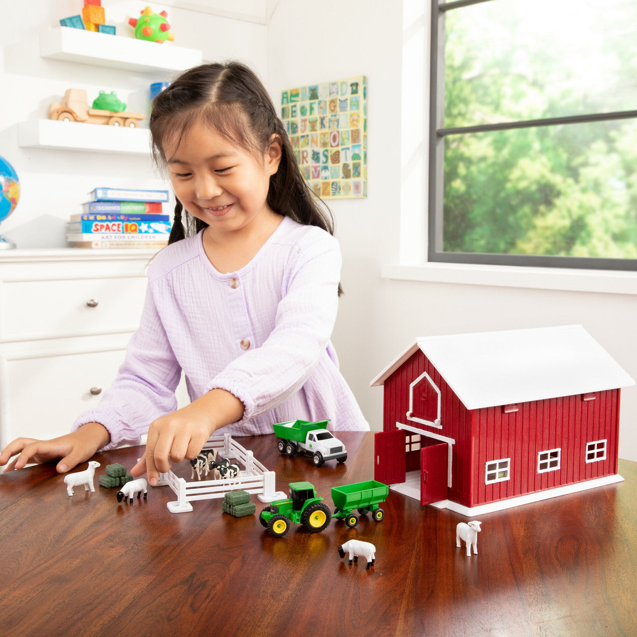 John Deere 1:64 Scale 24 Piece Farm Playset with On-the-Go Barn