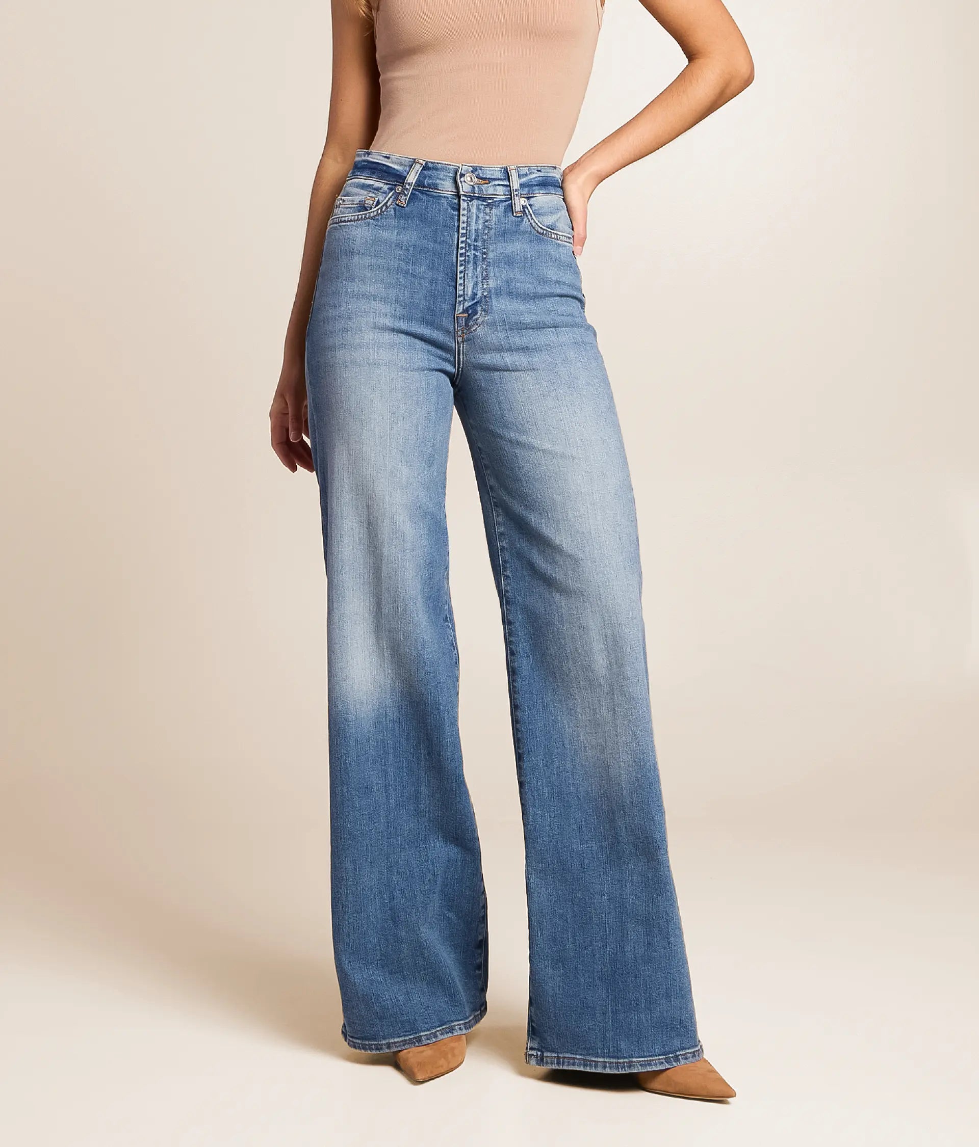 7 For All Mankind Ultra High Rise Jo Wide Leg Stretch Jeans | 32"