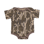 Mossy Oak Cotton Mill Infant Diaper Shirt in Bottomland