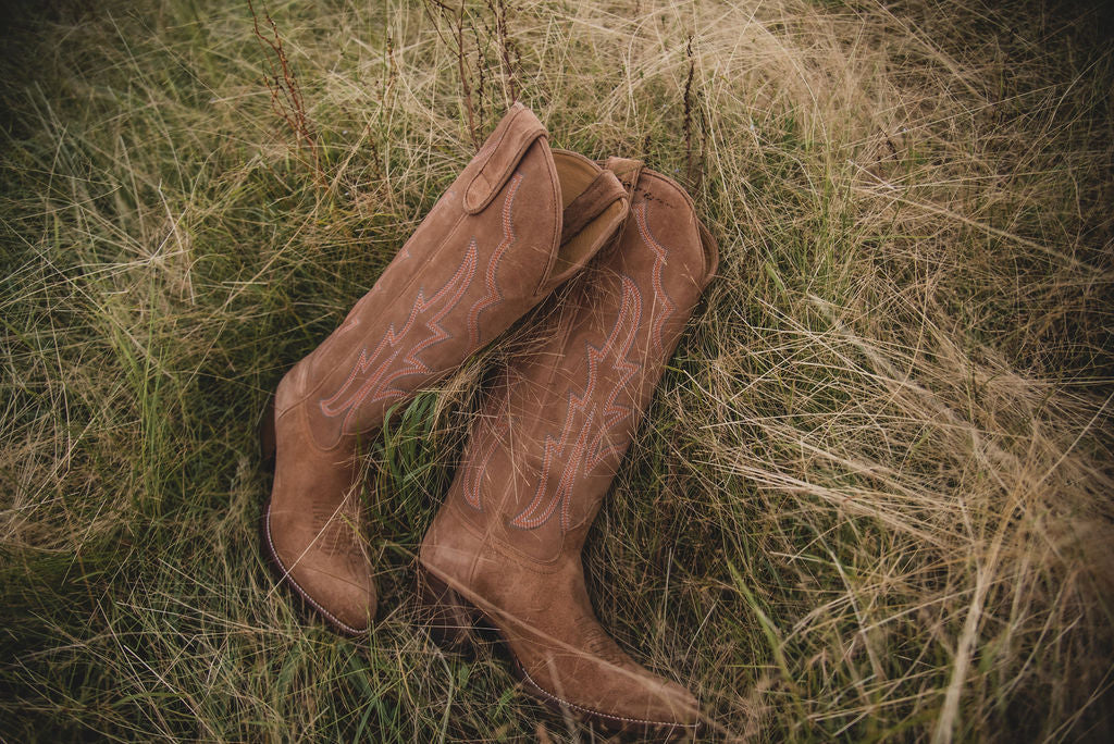 MANO SUPERIOR MACIE BEAN PARA MUJER | CUIDA TUS PROPIAS BOTAS DE GALLETAS