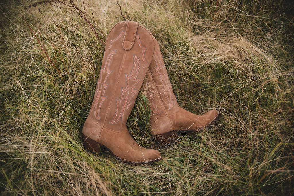 MANO SUPERIOR MACIE BEAN PARA MUJER | CUIDA TUS PROPIAS BOTAS DE GALLETAS