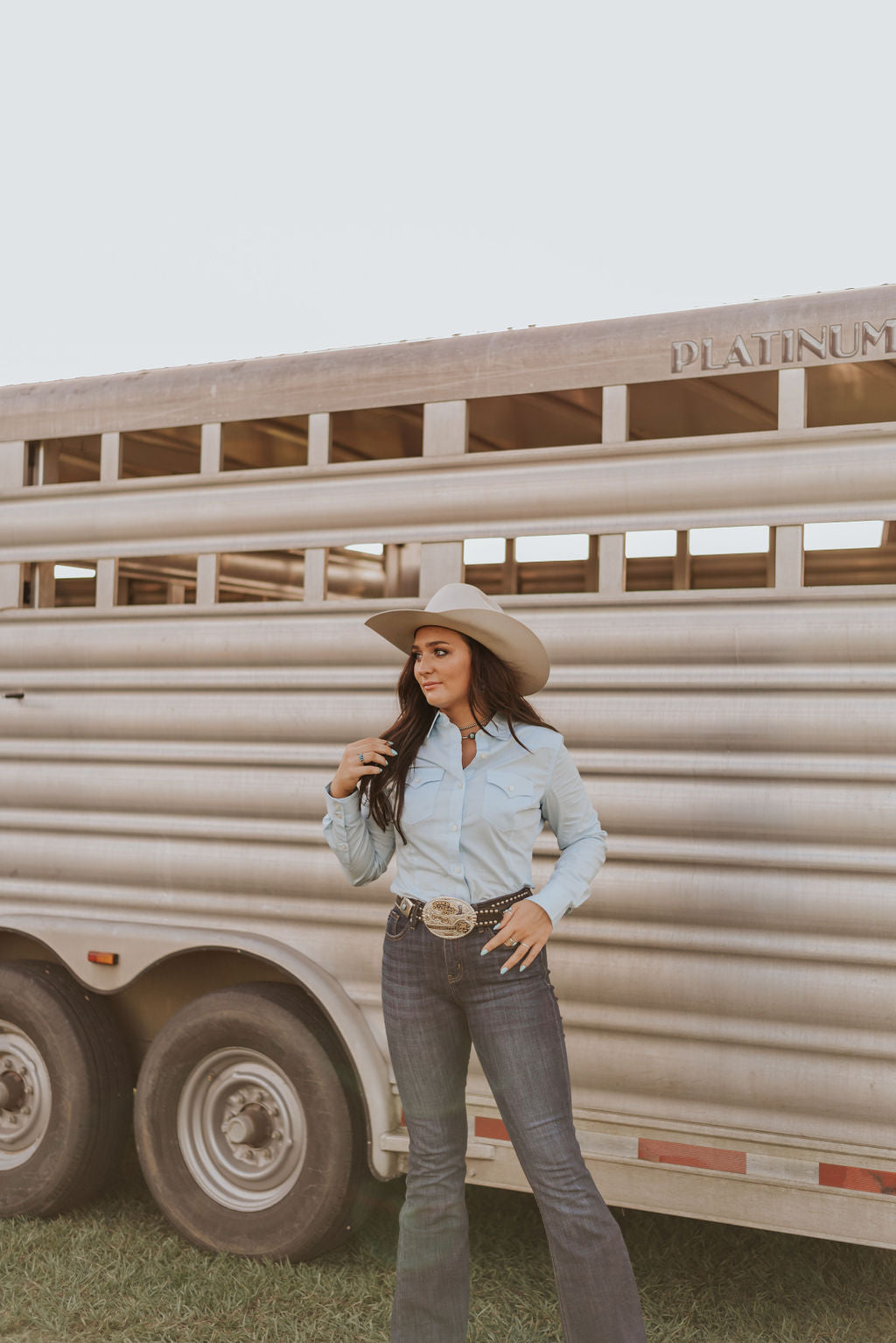 WOMEN'S WRANGLER WESTERN BUTTON DOWN SHIRT IN COOL BLUE