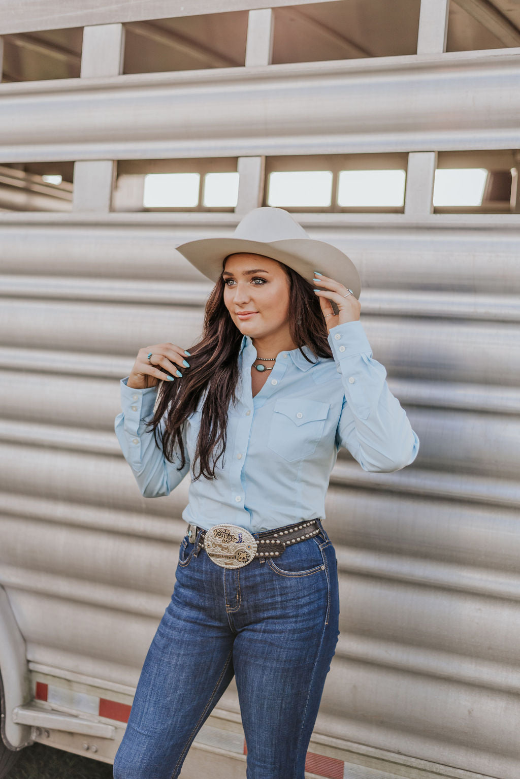 WOMEN'S WRANGLER WESTERN BUTTON DOWN SHIRT IN COOL BLUE