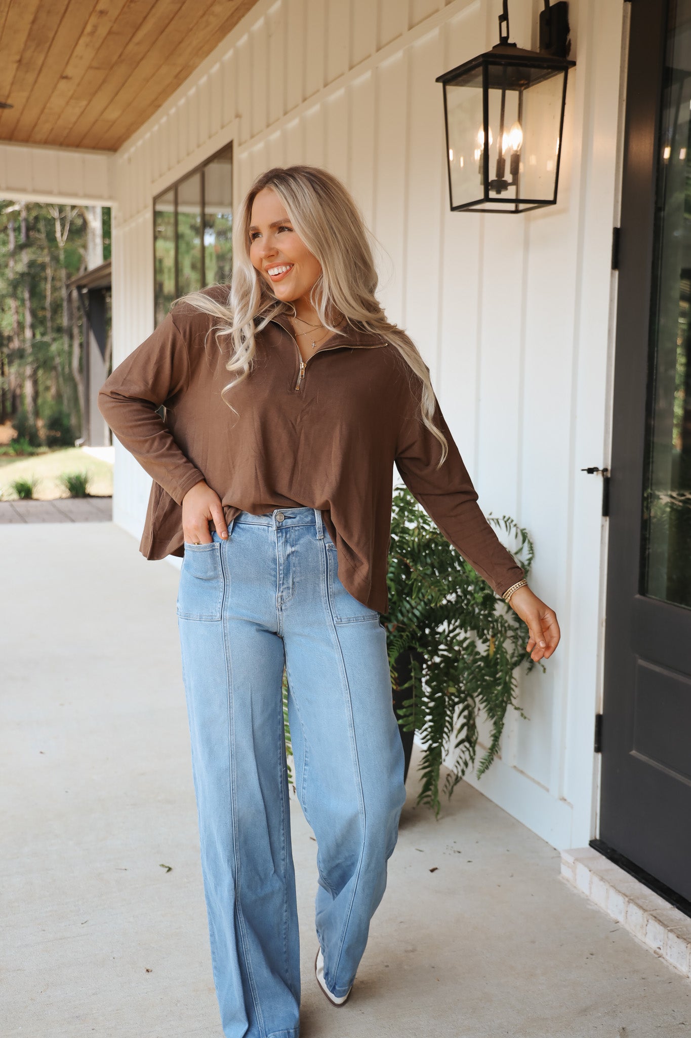 Cafe Meetup Brown Pullover