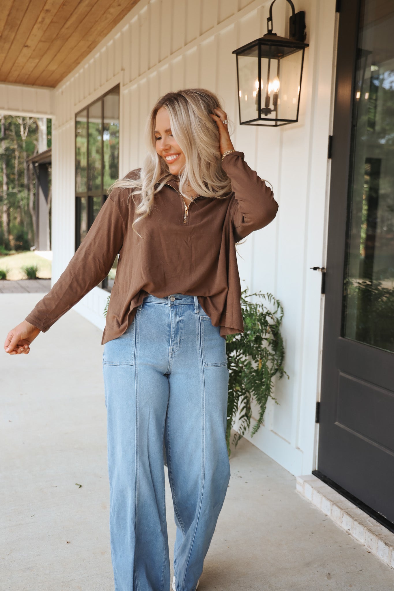 Cafe Meetup Brown Pullover