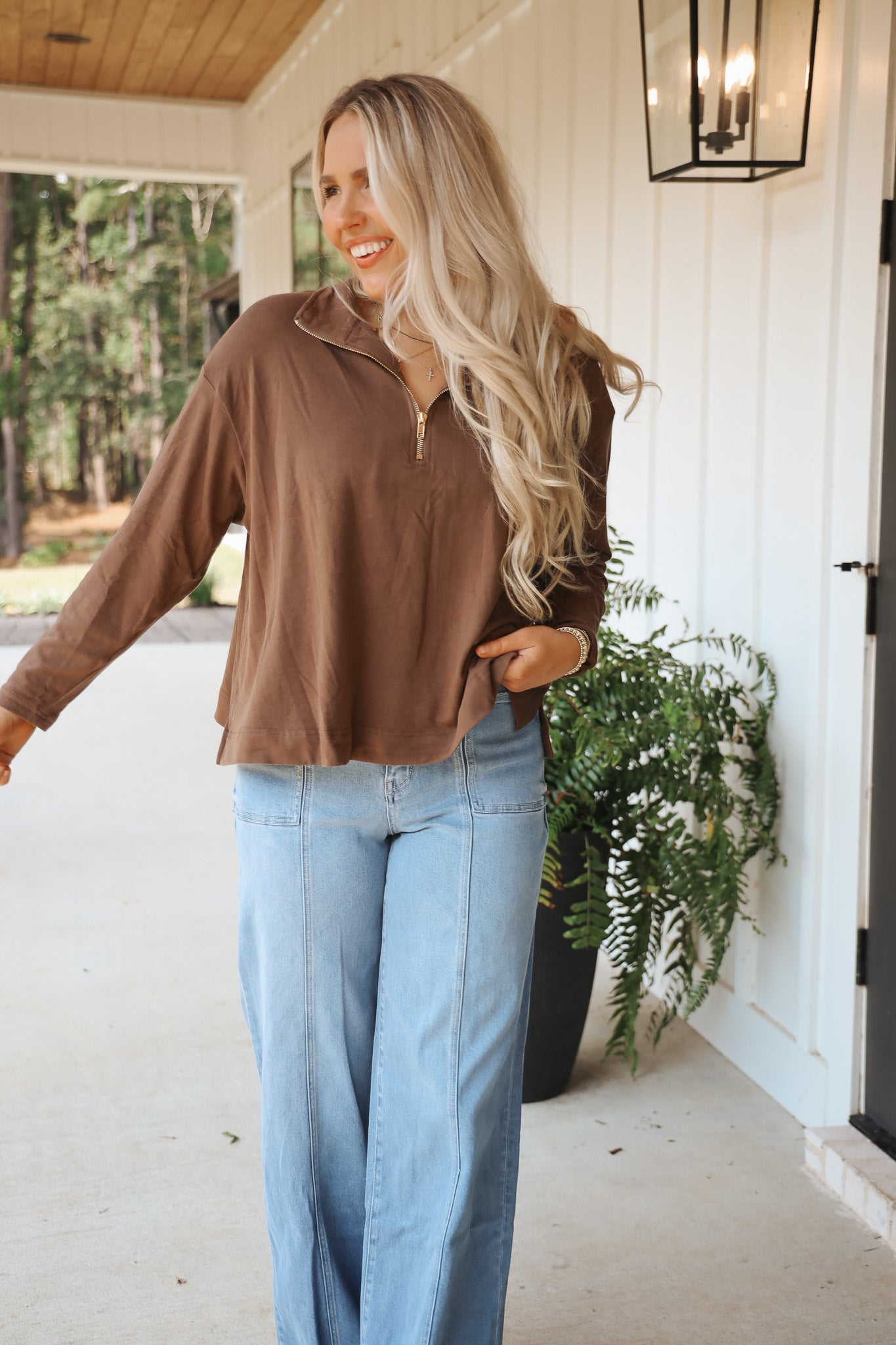 Cafe Meetup Brown Pullover