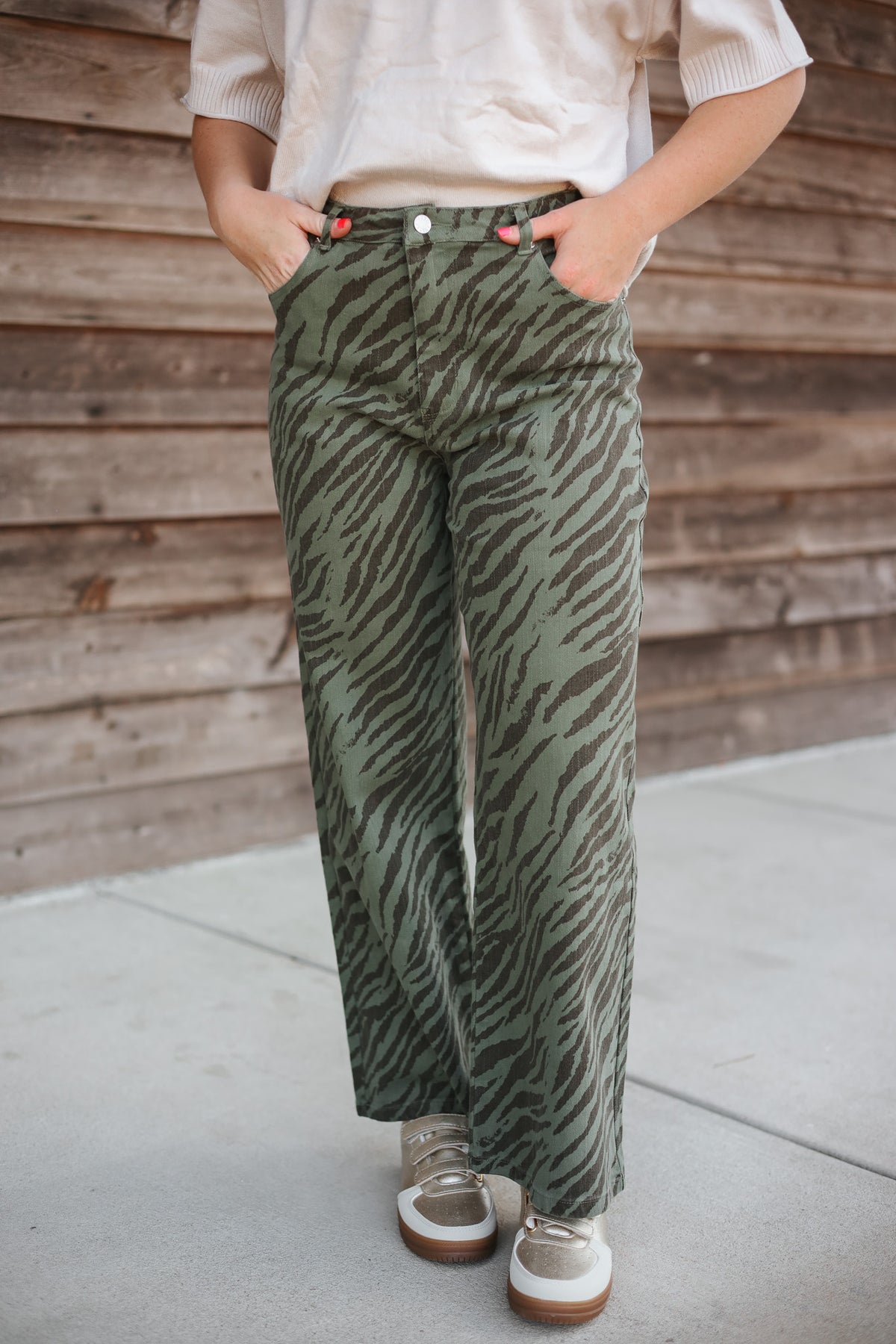 Walk on the Wild Side Pants in Olive