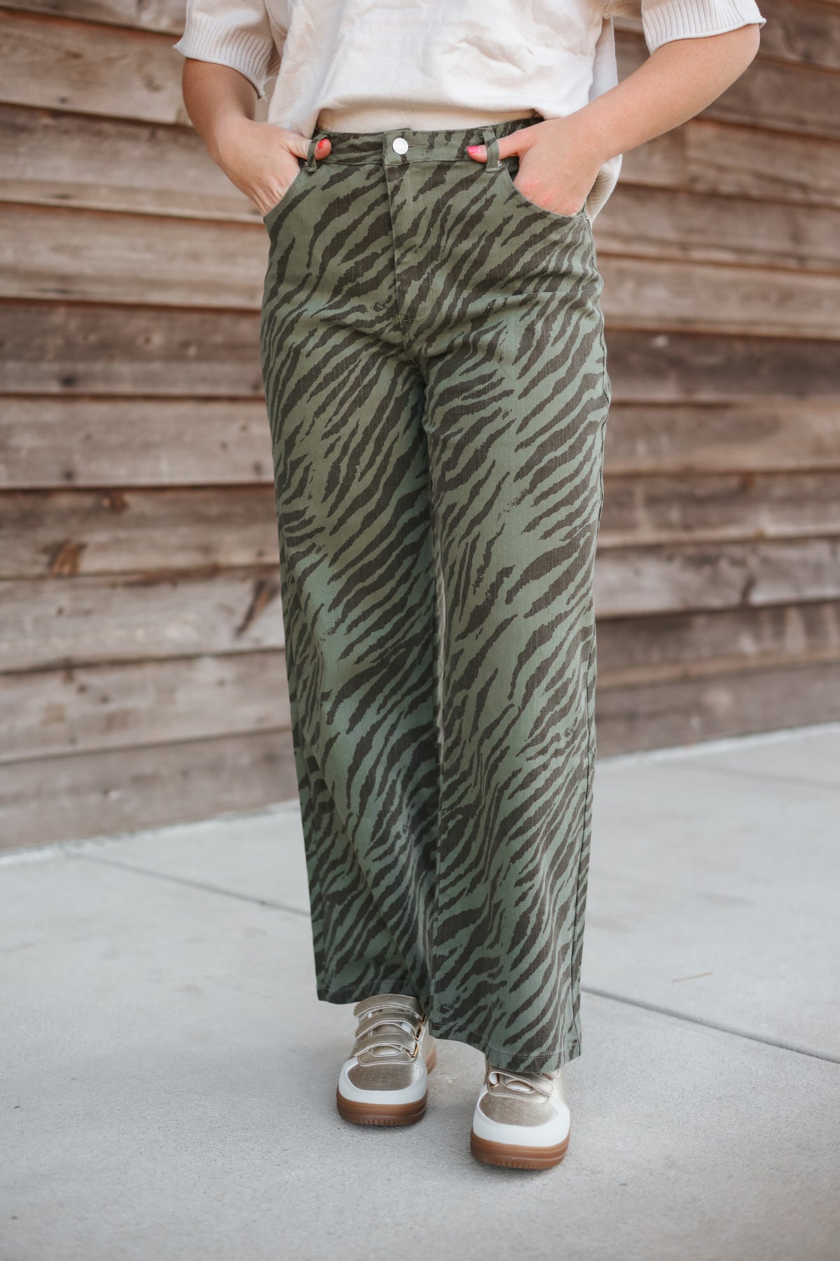 Walk on the Wild Side Pants in Olive
