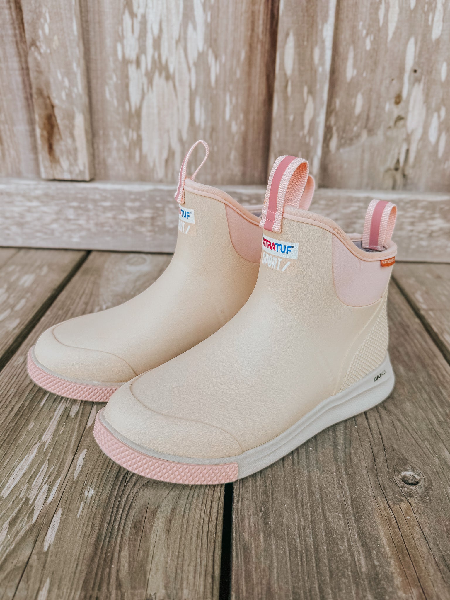 Women's Xtratuf 6 in Ankle Deck Boot Sport in Blush Peach – Boot