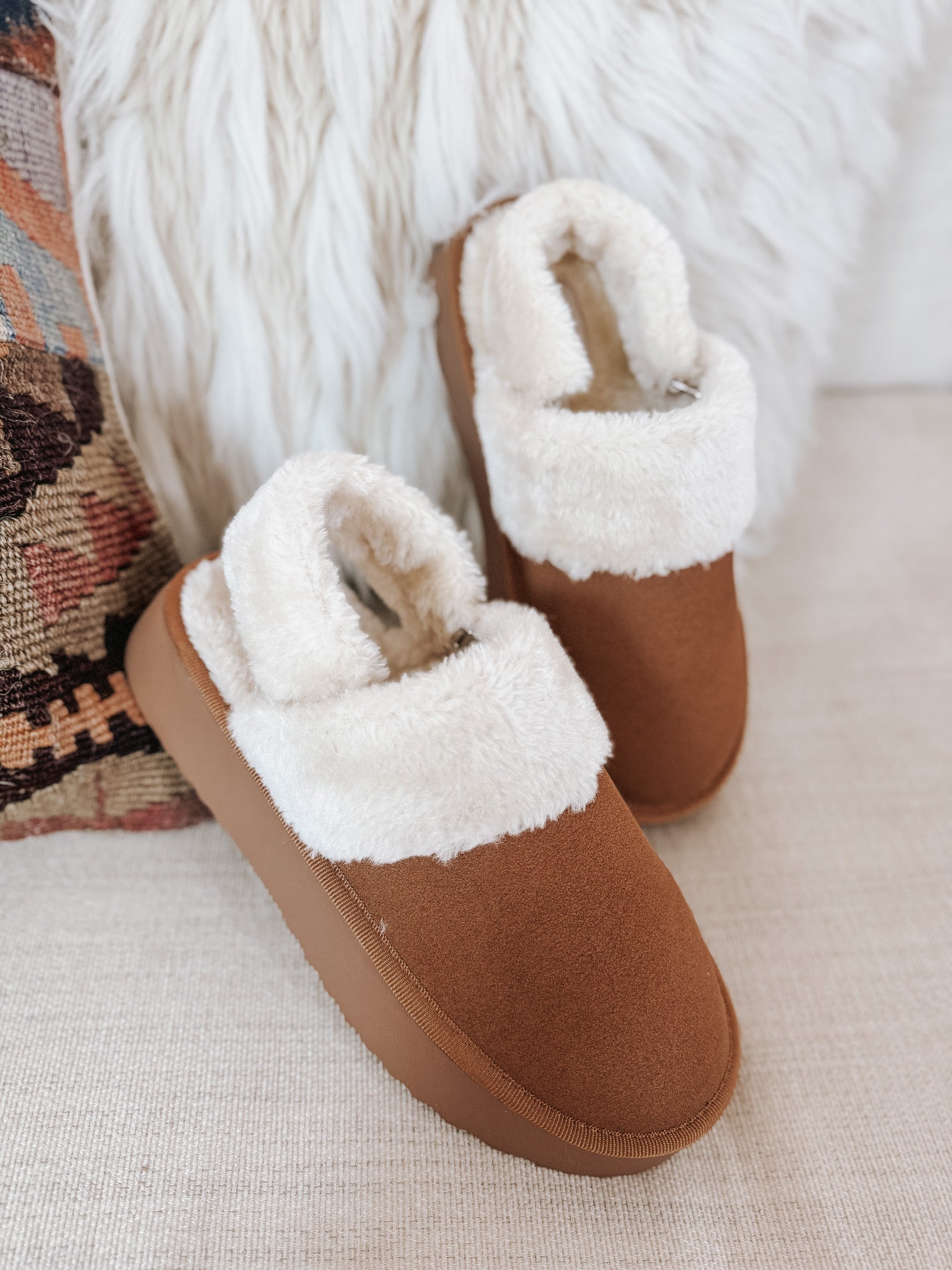 Chasing Chill Slippers