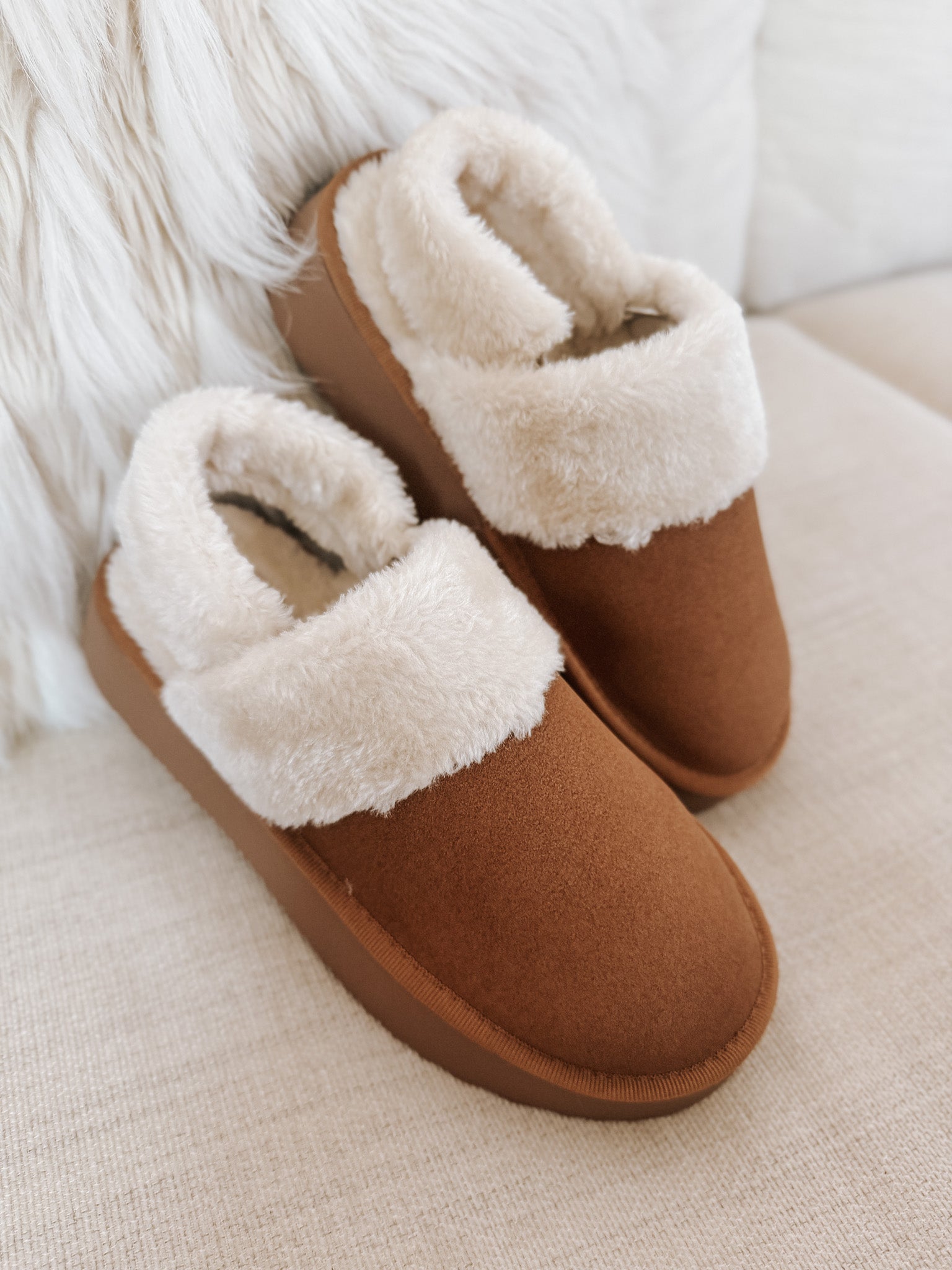 Chasing Chill Slippers