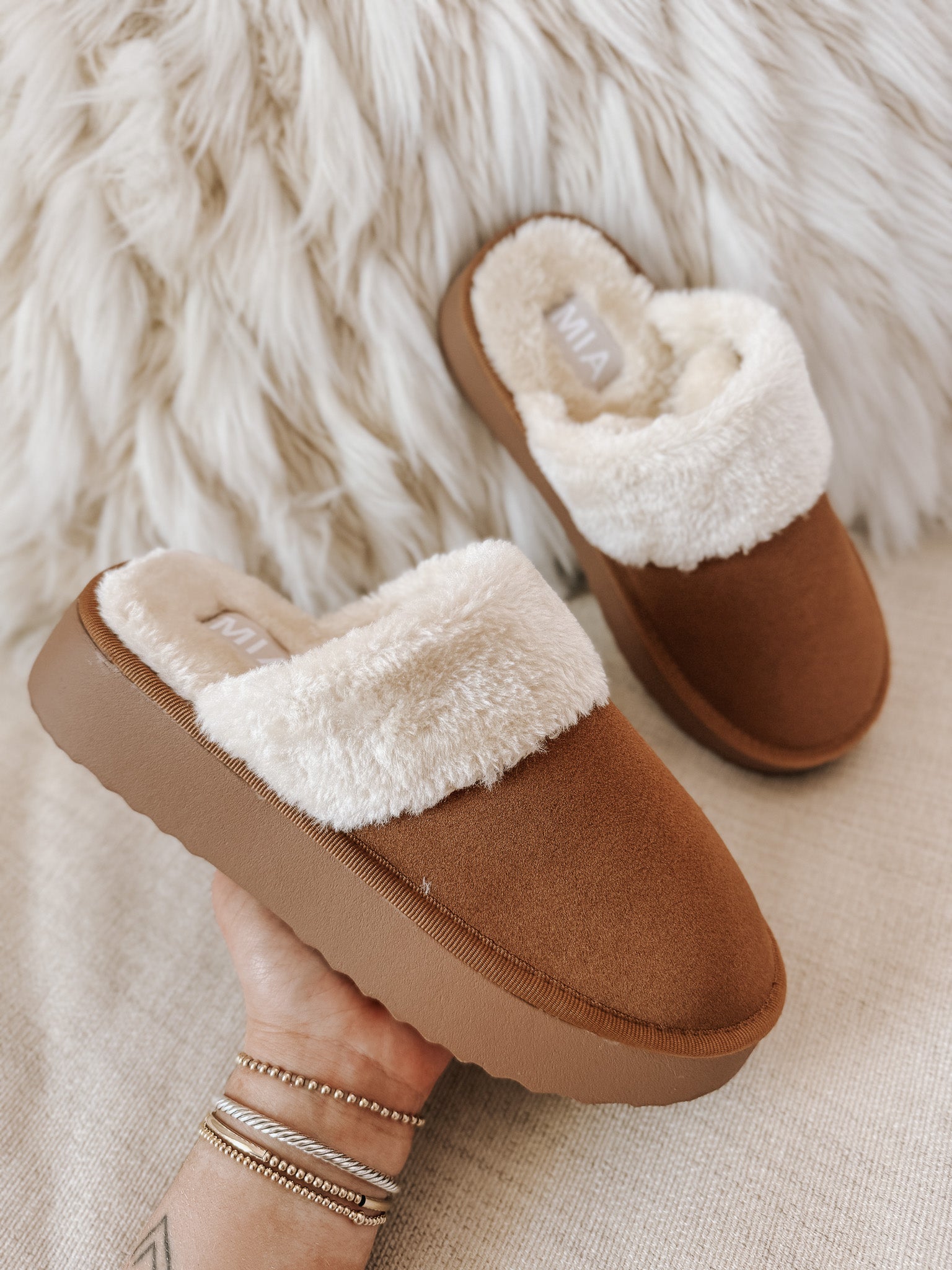 Chasing Chill Slippers