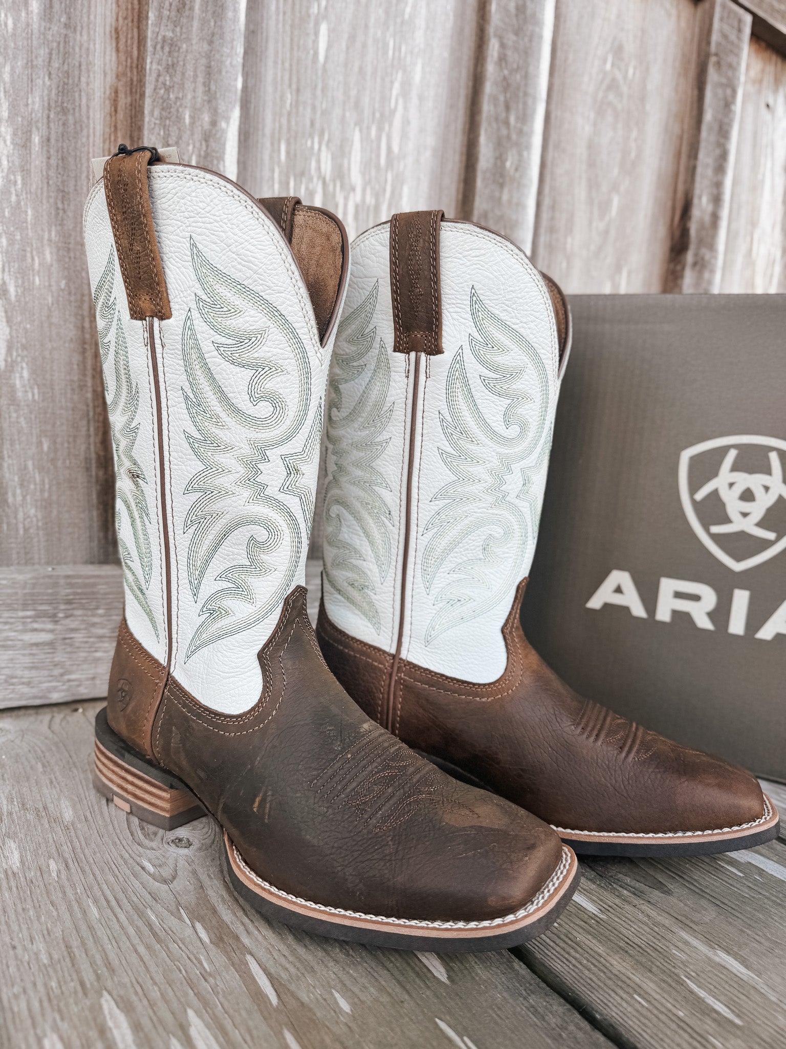 Men's Ariat Ricochet Wide Square Toe Cowboy Boots