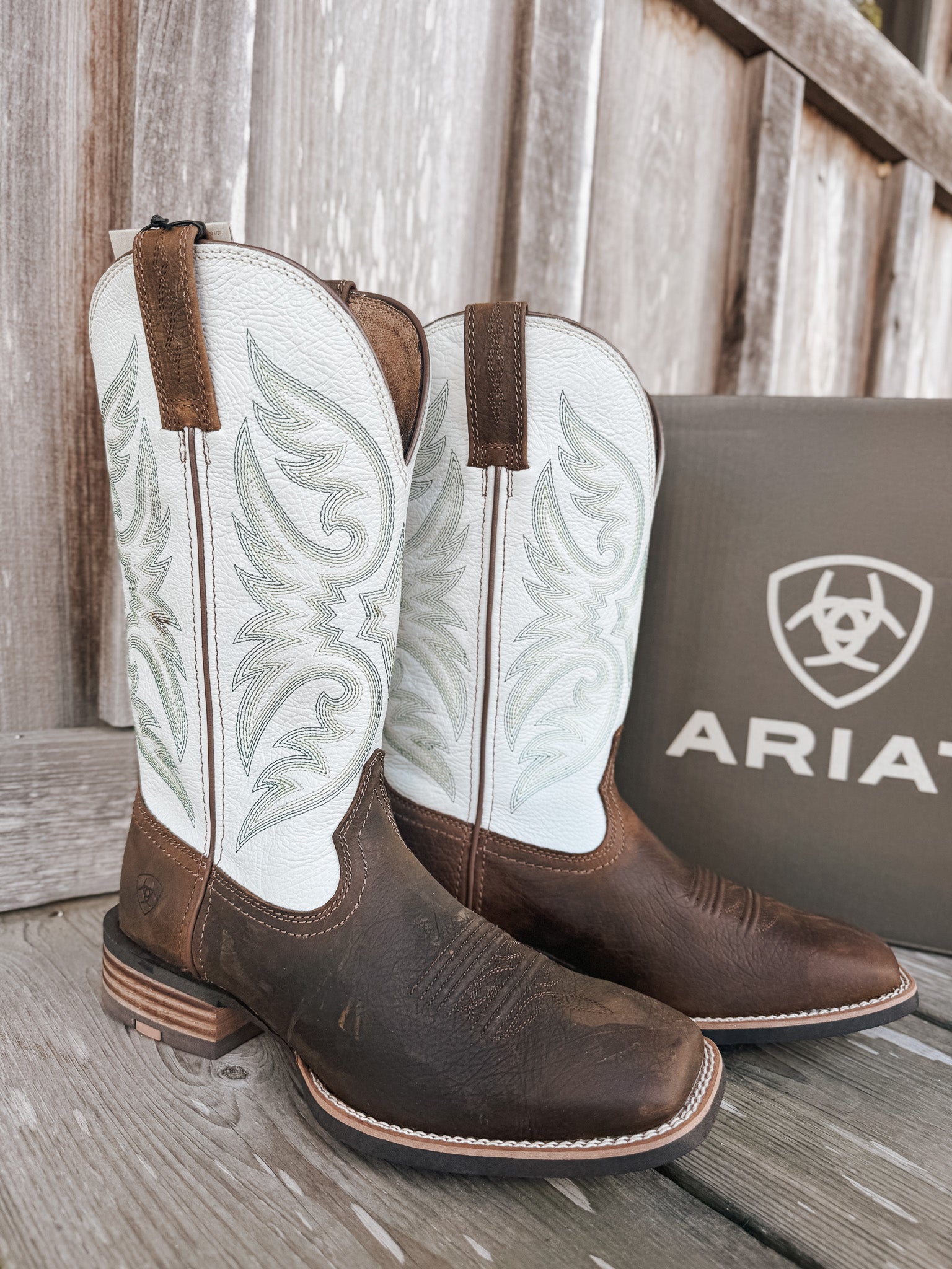 Men's Ariat Ricochet Wide Square Toe Cowboy Boots