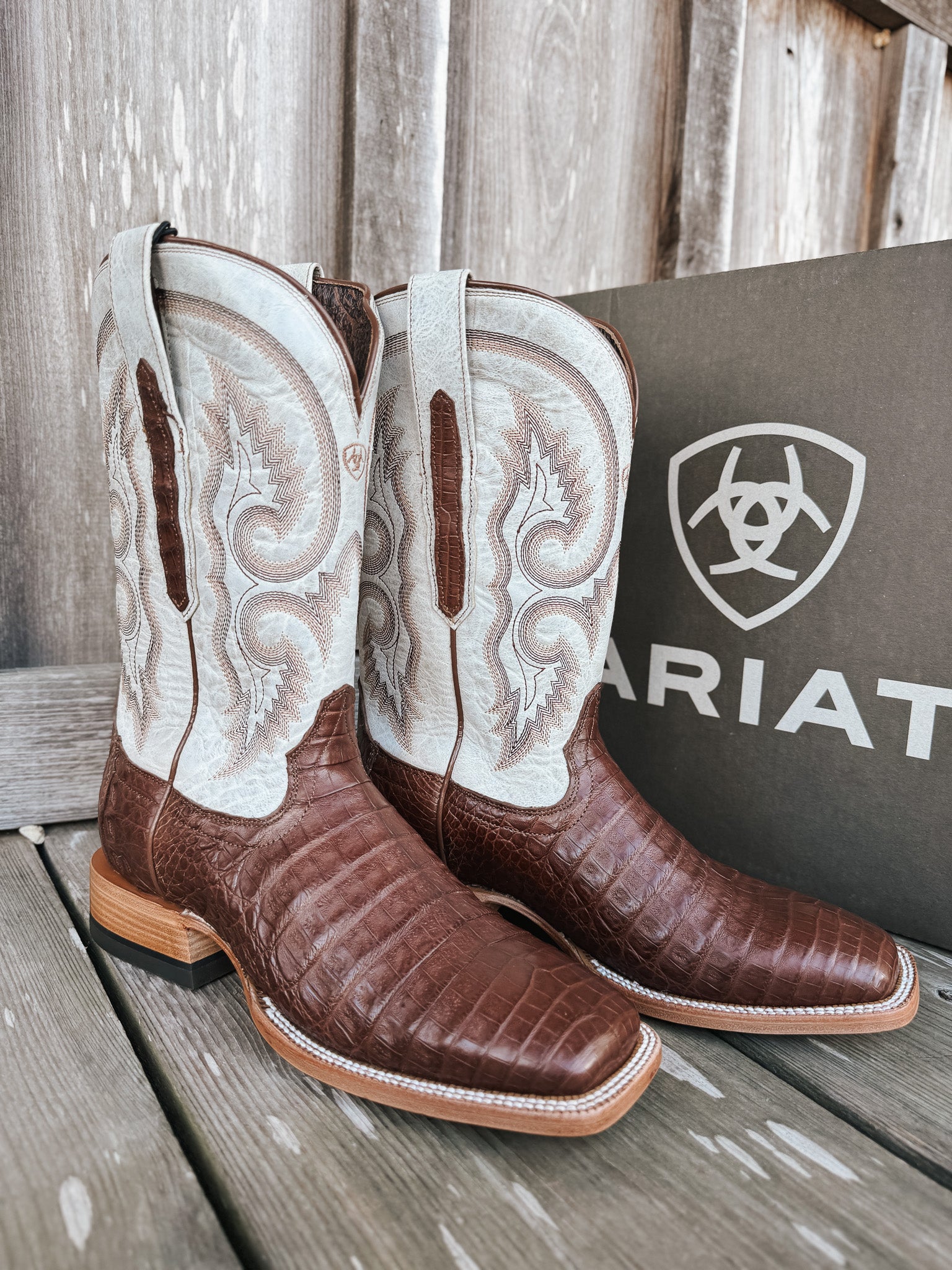Men's Ariat Classic Callen Wide Square Toe Western Boots
