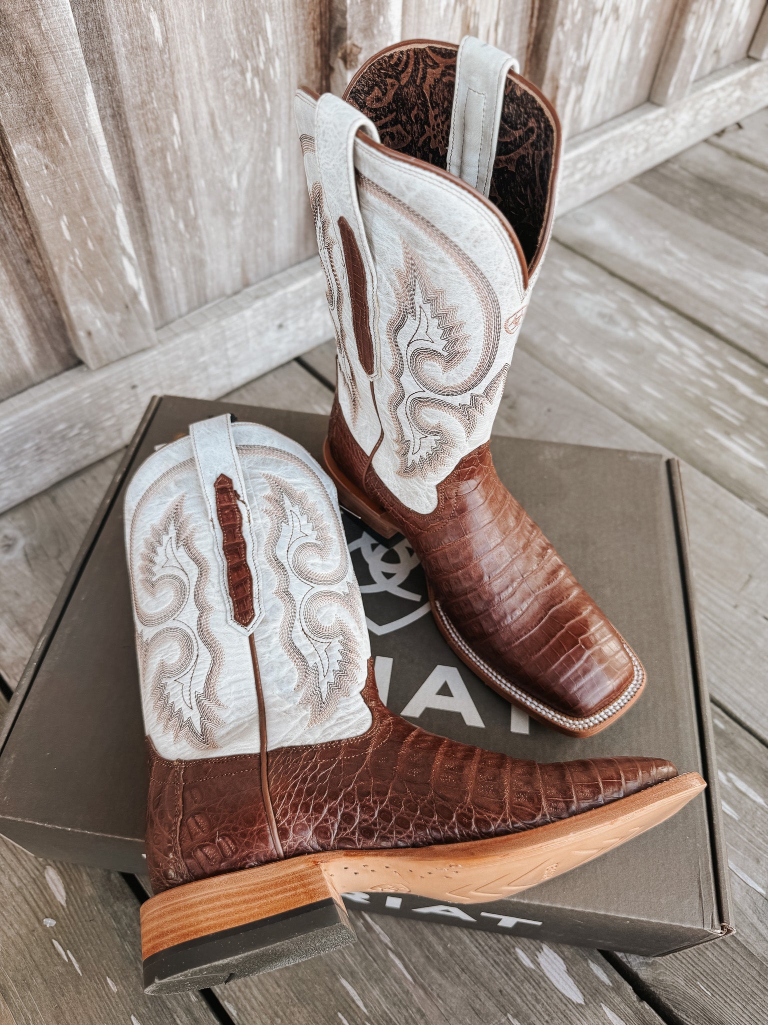 Men's Ariat Classic Callen Wide Square Toe Western Boots