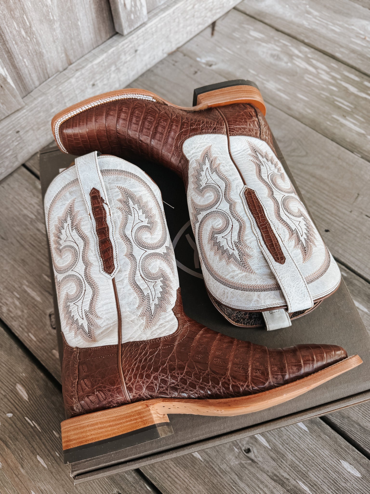 Men's Ariat Classic Callen Wide Square Toe Western Boots