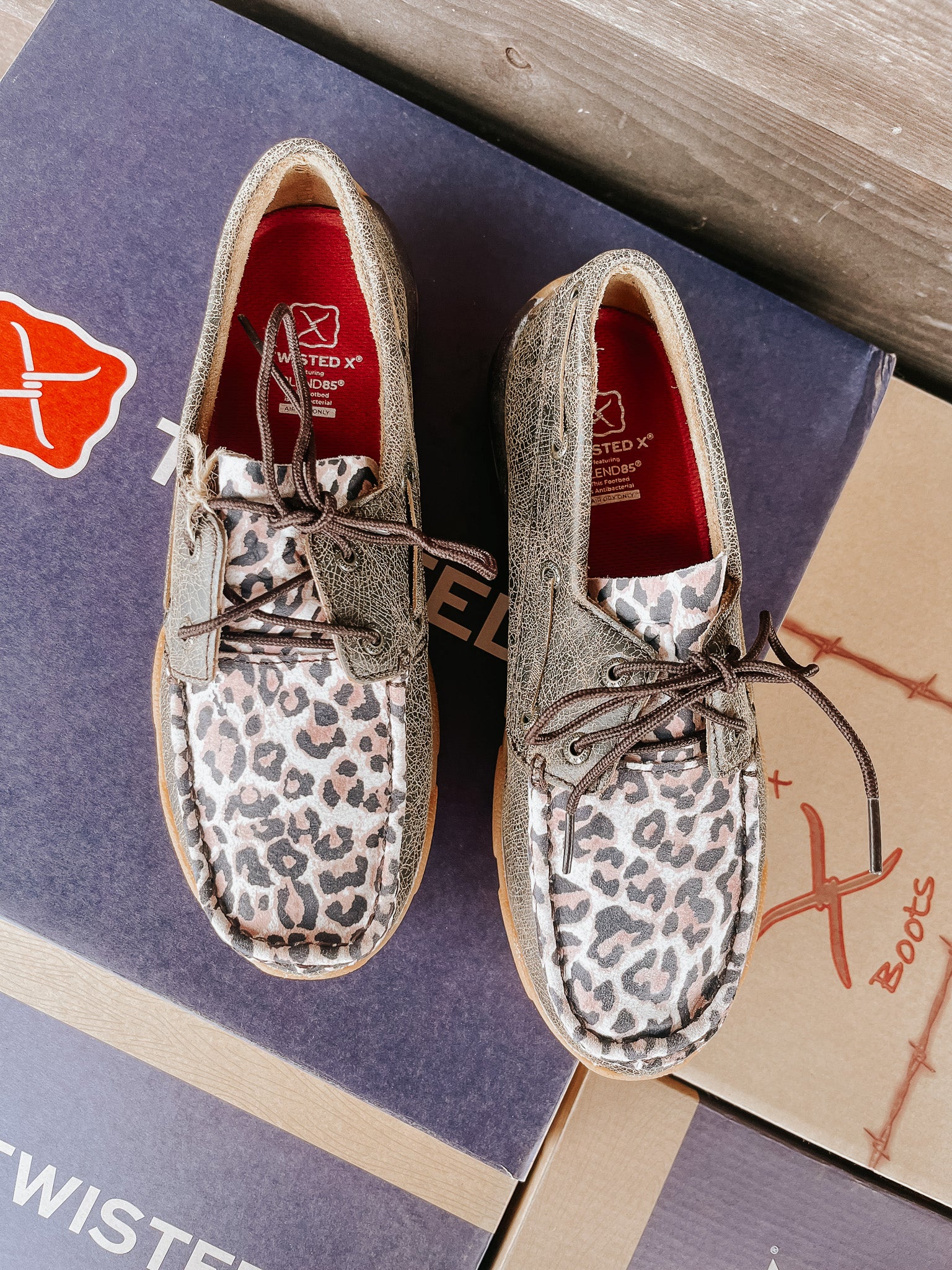 WOMEN'S TWISTED X CHEETAH PRINT DRIVING MOCS