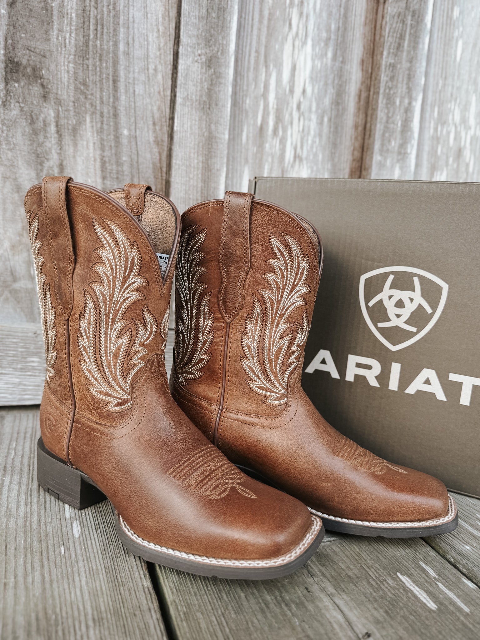 Women's Ariat Round Up Filly Wide Square Toe Western Boots