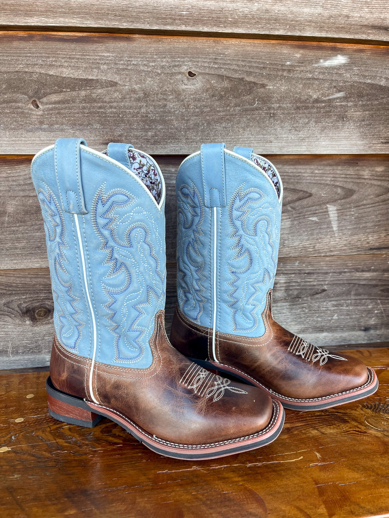 Laredo Women's 11" Darla Leather Wide Square Toe Boot