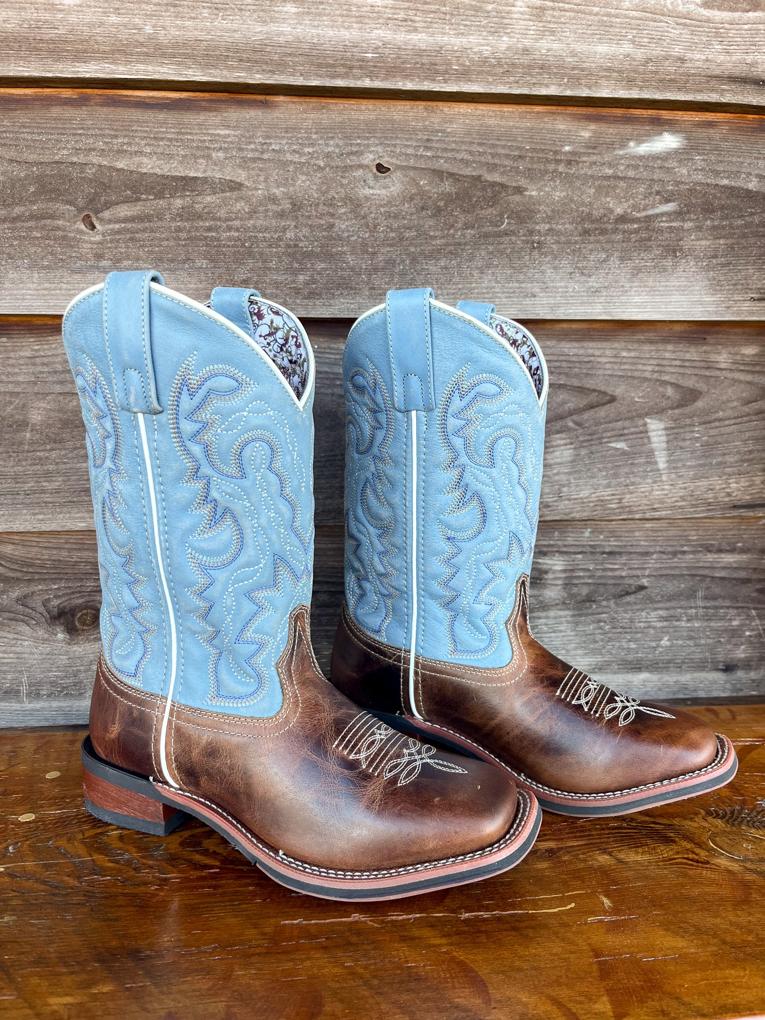 Laredo Women's 11" Darla Leather Wide Square Toe Boot