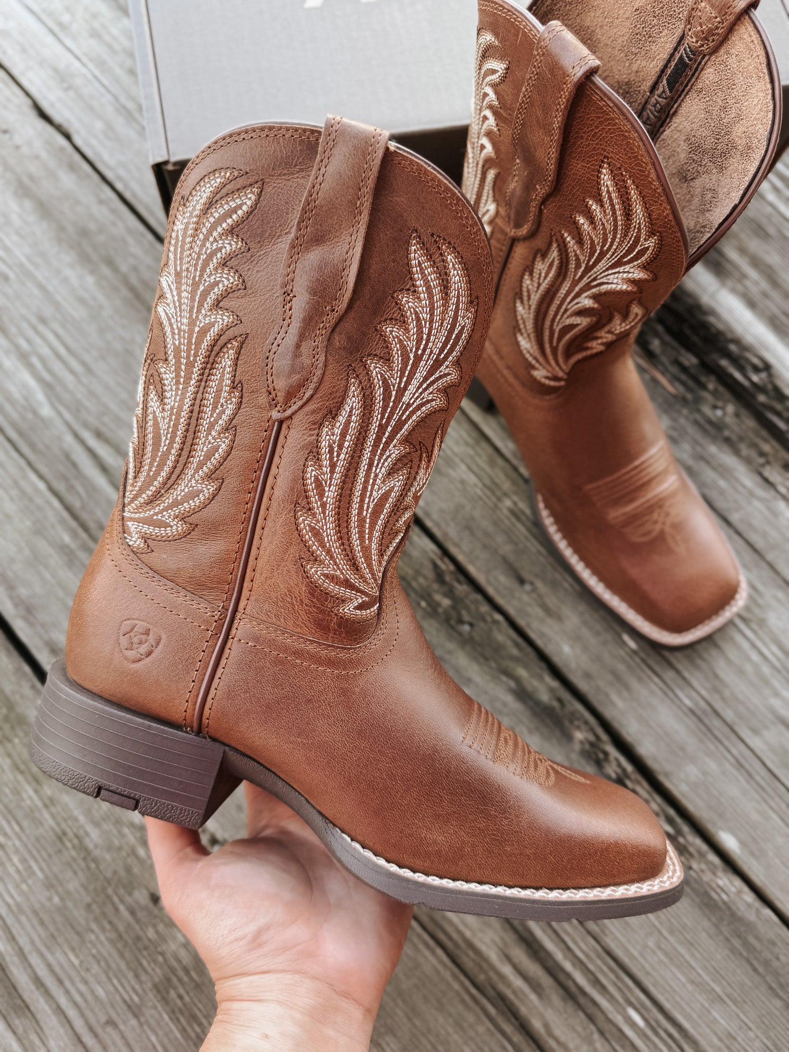 Women's Ariat Round Up Filly Wide Square Toe Western Boots