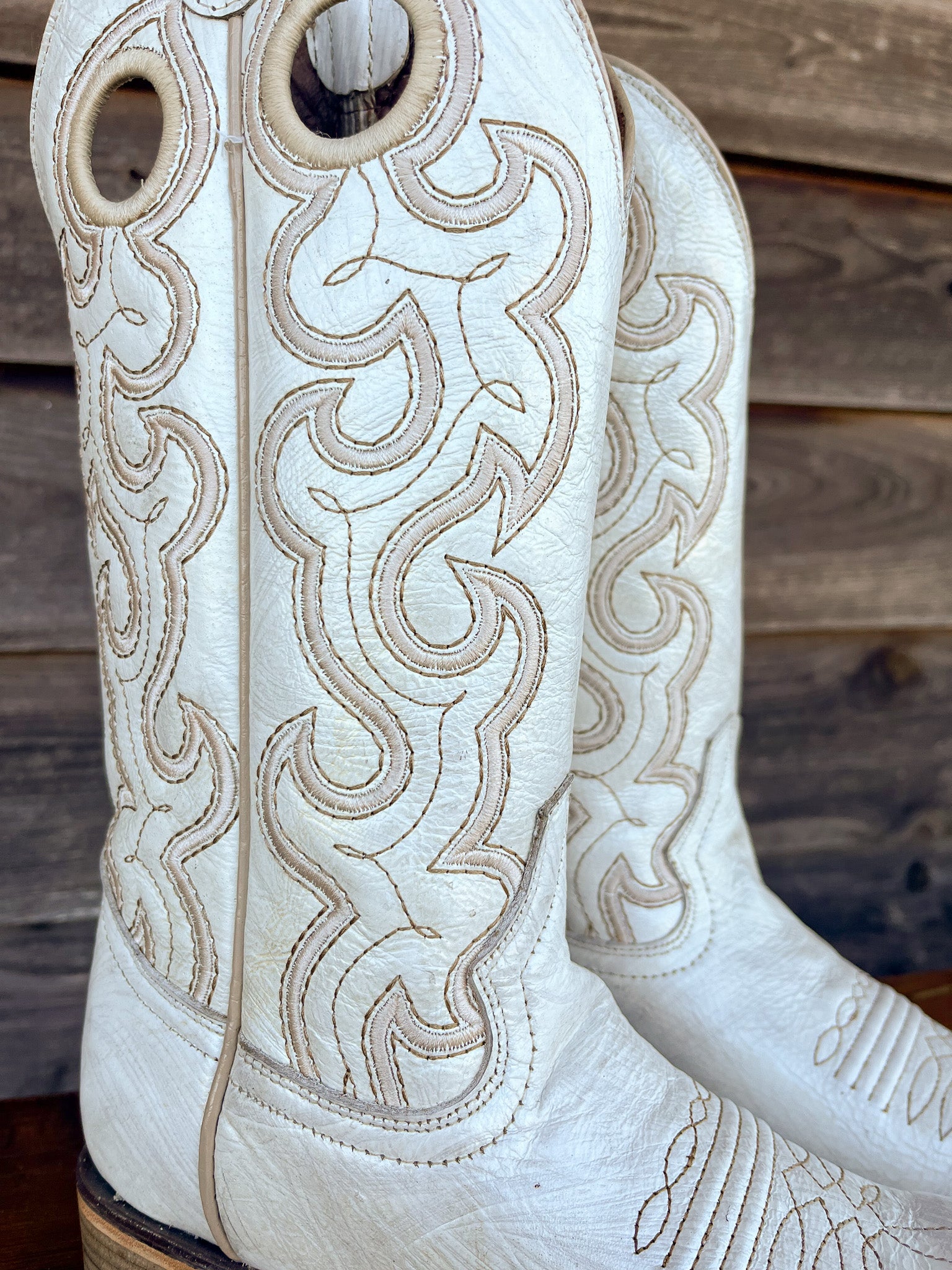 Botas vaqueras con punta cuadrada y bordado de perlas Corral para mujer