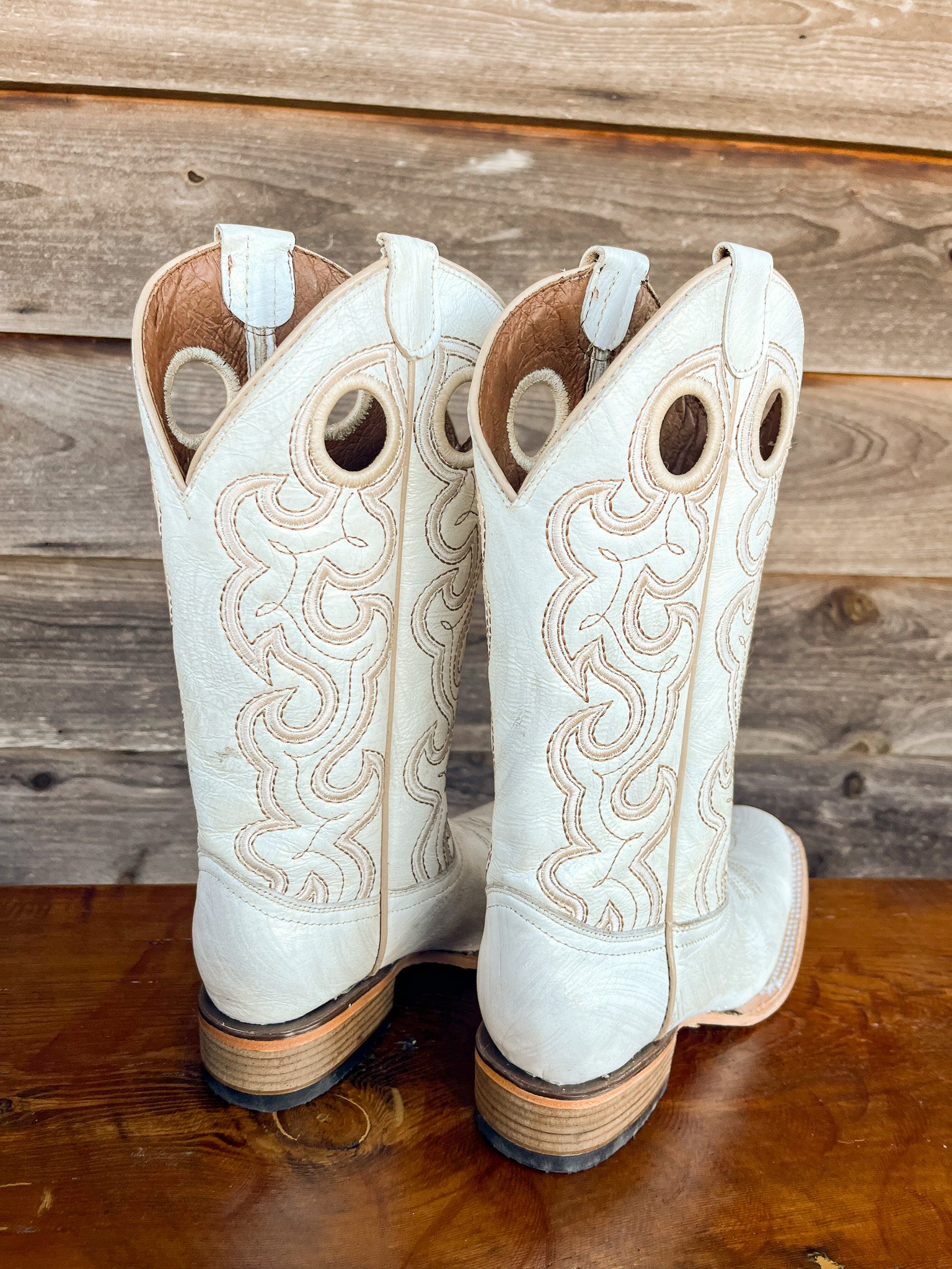 Botas vaqueras con punta cuadrada y bordado de perlas Corral para mujer