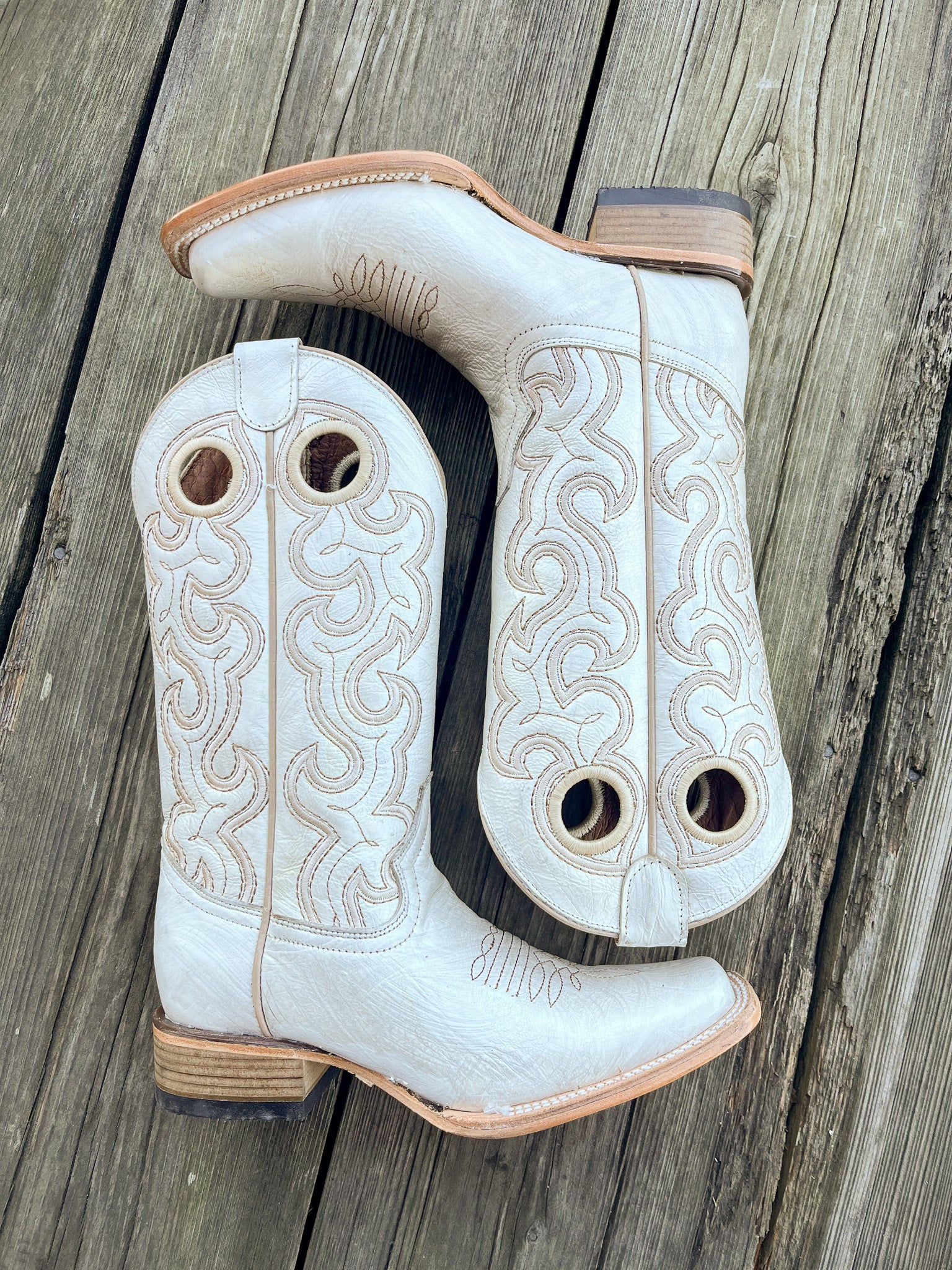 Botas vaqueras con punta cuadrada y bordado de perlas Corral para mujer