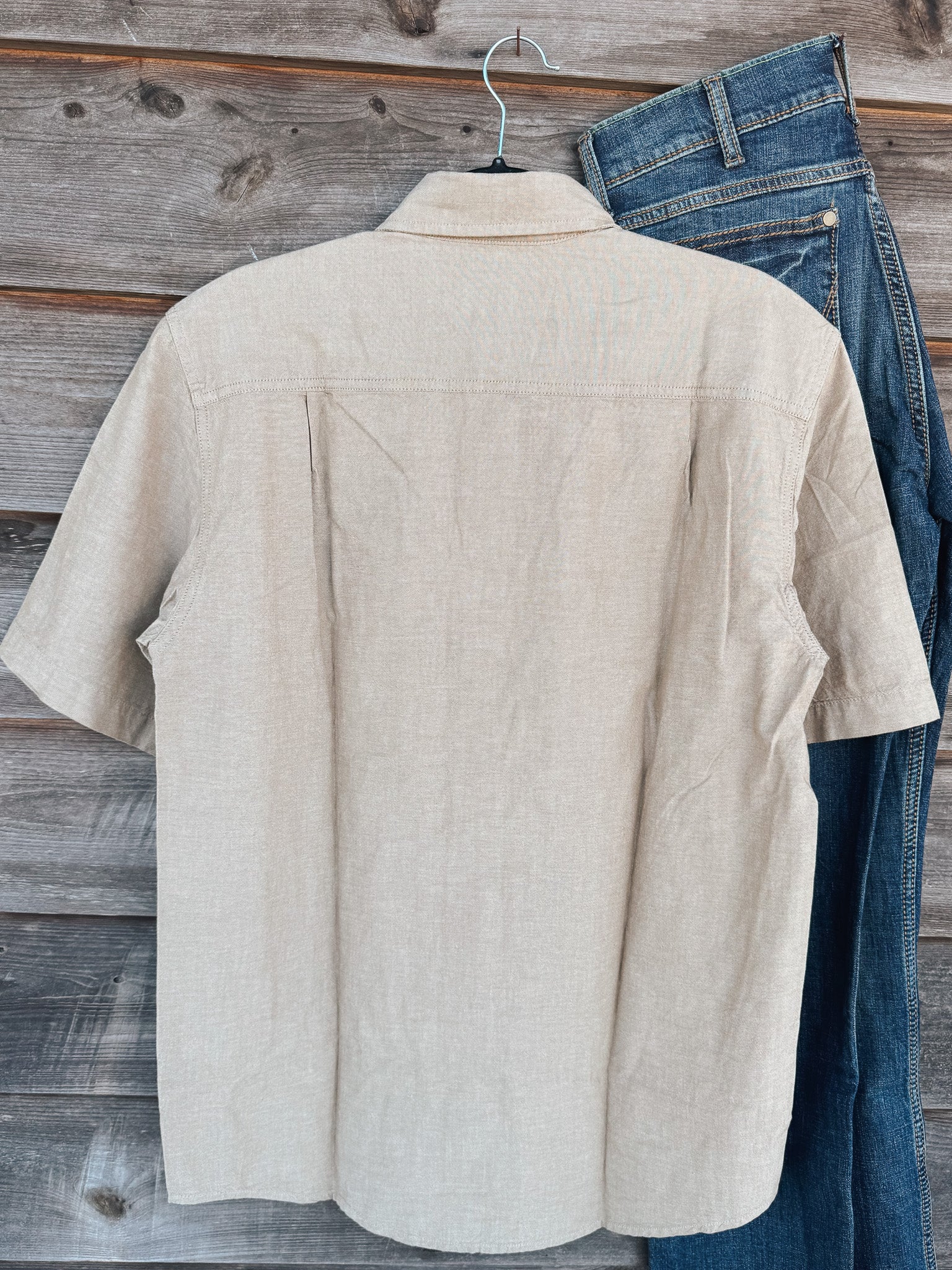 Men's Carhartt Loose Fit Midweight Chambray Short-Sleeve Shirt in Dark Tan