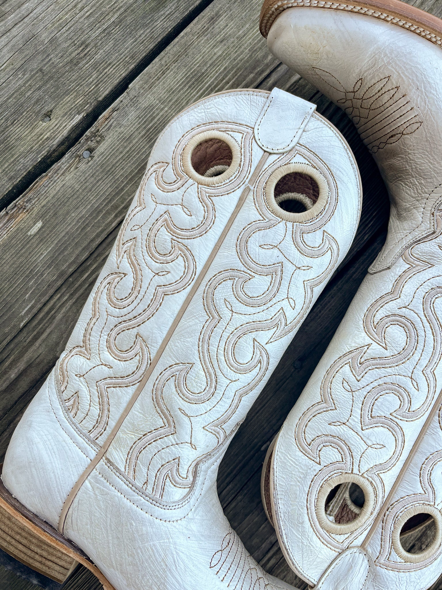 Botas vaqueras con punta cuadrada y bordado de perlas Corral para mujer