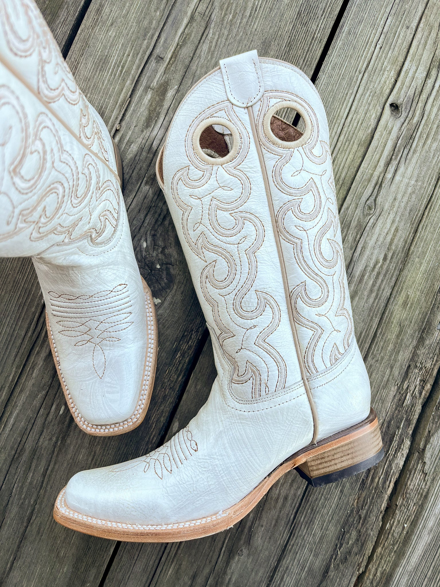 Botas vaqueras con punta cuadrada y bordado de perlas Corral para mujer