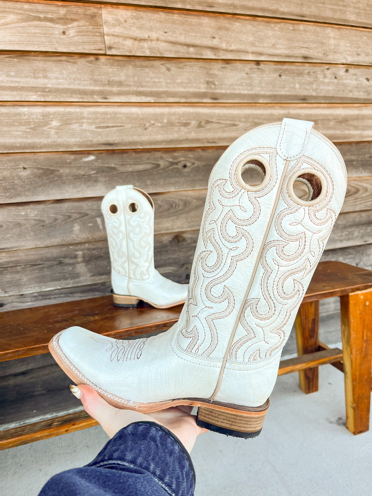 Botas vaqueras con punta cuadrada y bordado de perlas Corral para mujer