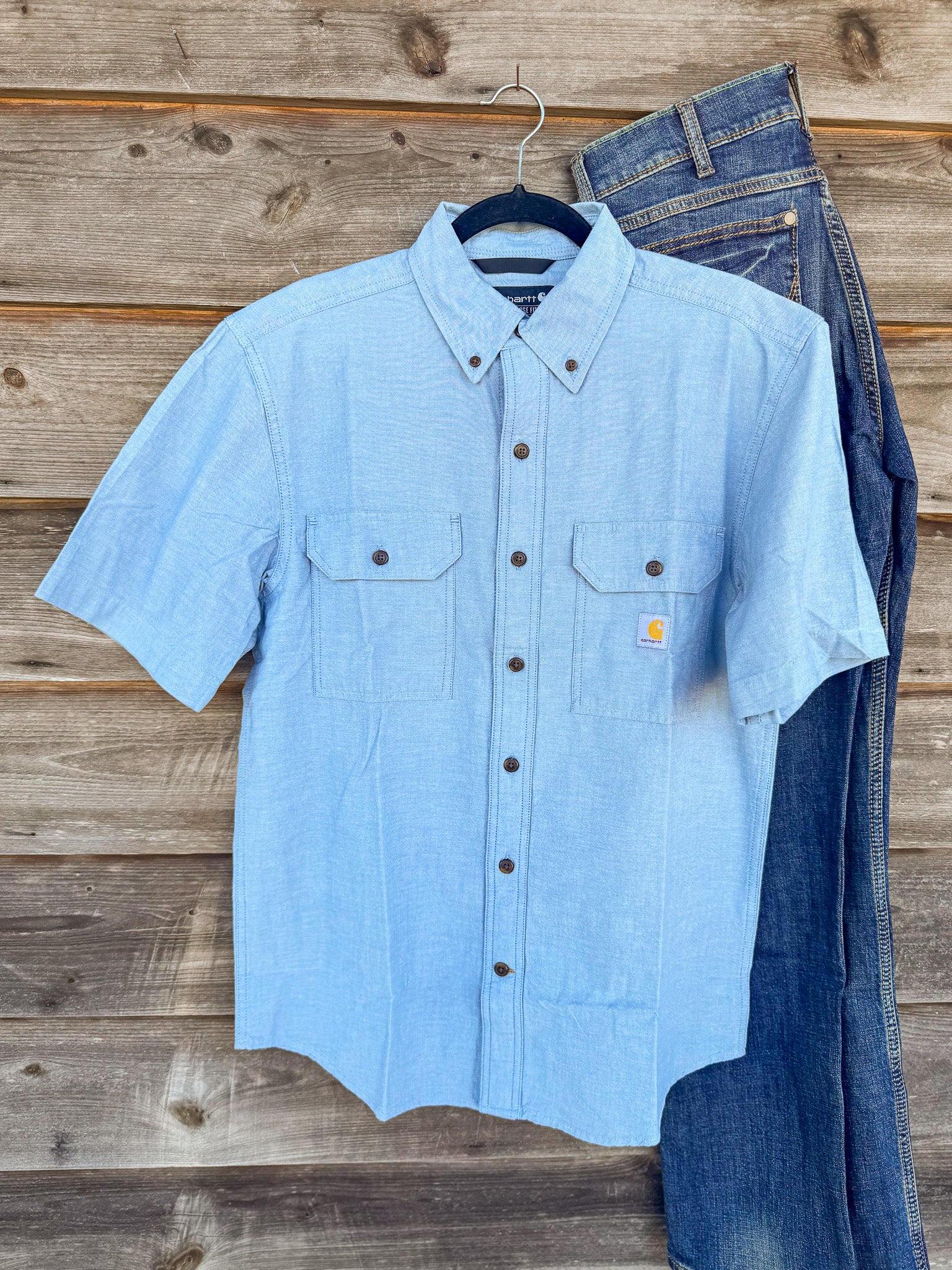 Men's Carhartt Loose Fit Midweight Chambray Short-Sleeve Shirt in Chambray Blue
