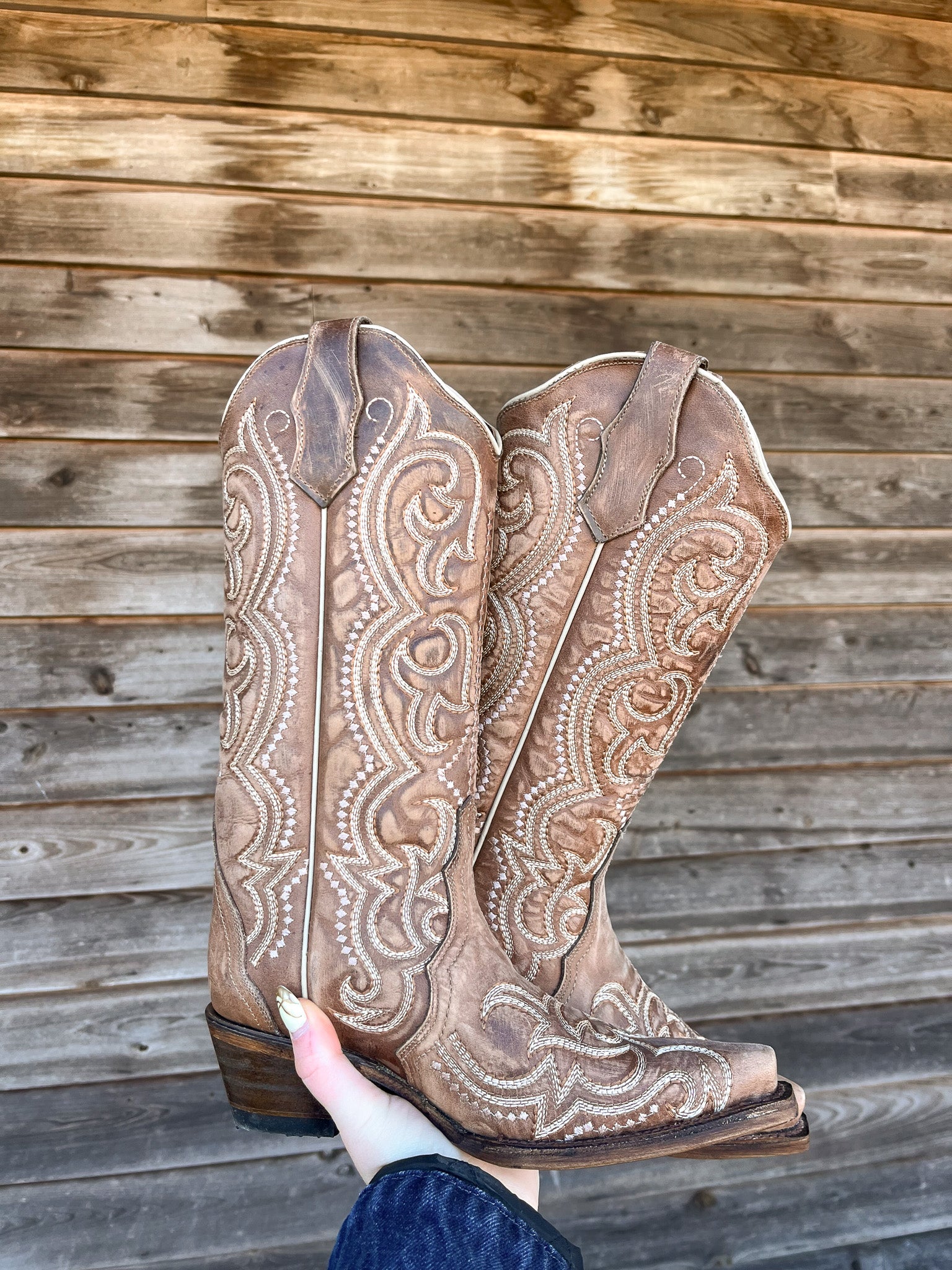 WOMEN'S CIRCLE G BY CORRAL BROWN SEQUENCE EMBROIDERY BOOTS