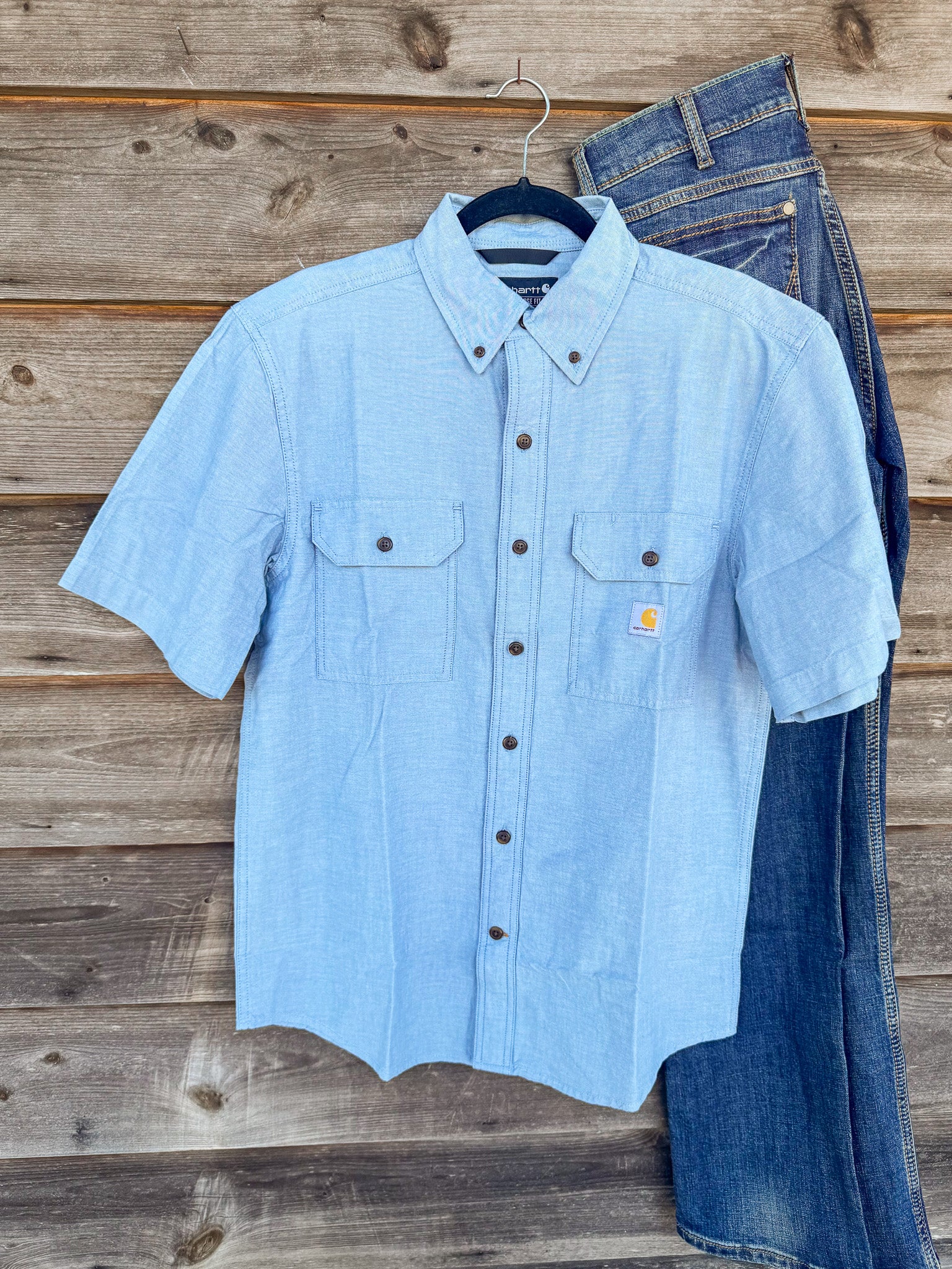 Men's Carhartt Loose Fit Midweight Chambray Short-Sleeve Shirt in Chambray Blue